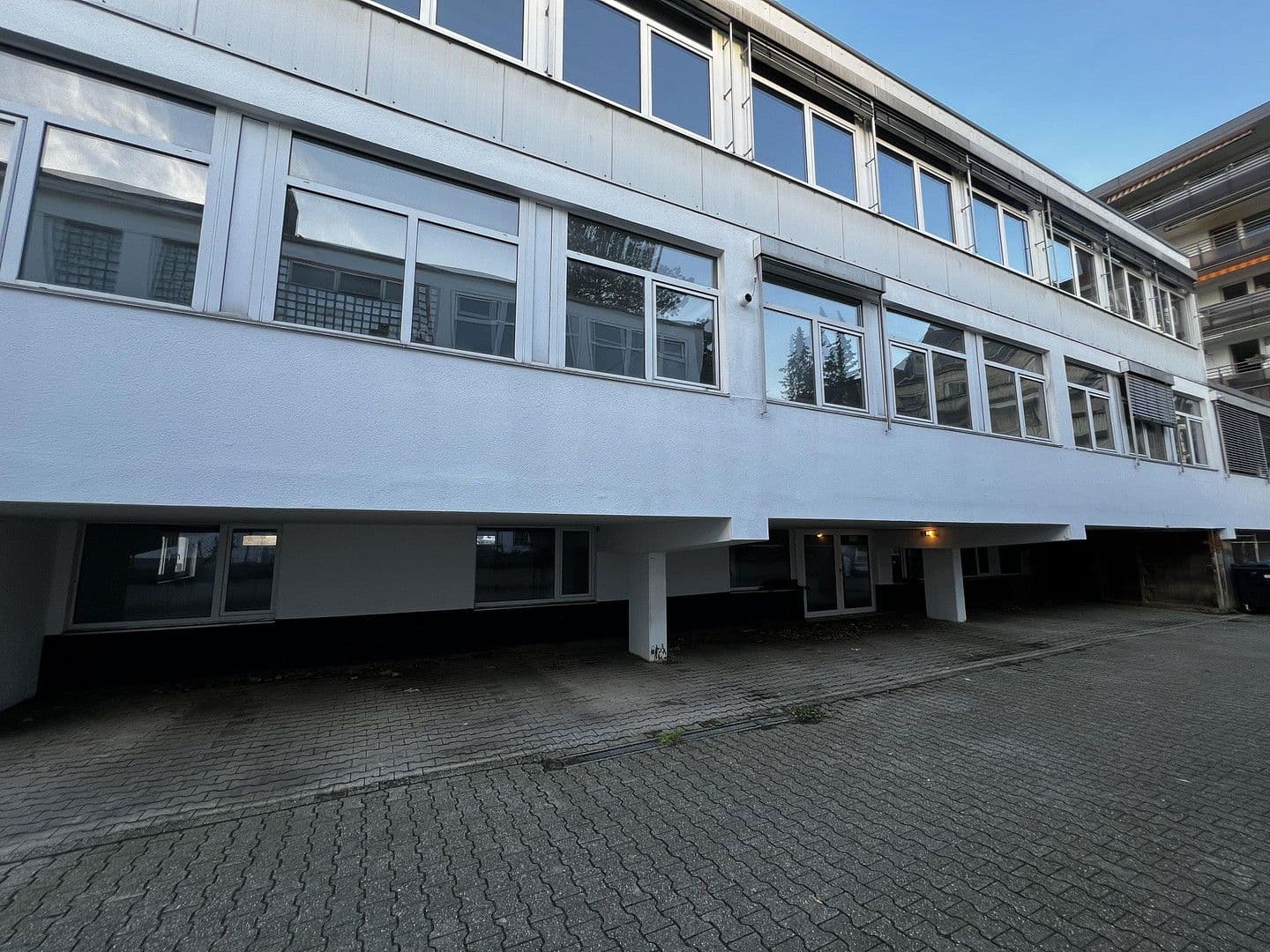 non-residential property to rent, 1,000 m², Leverkusen, North Rhine-Westphalia non-residential property to rent, 1,000 m², Leverkusen, North Rhine-Westphalia