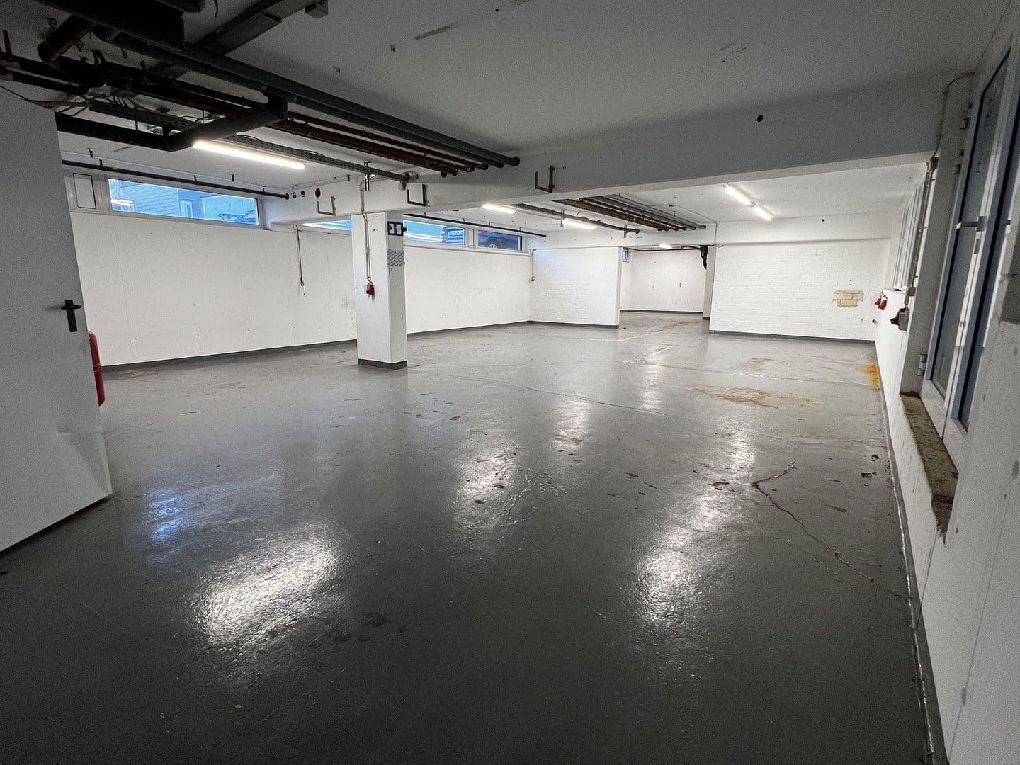 non-residential property to rent, 1,000 m², Leverkusen, North Rhine-Westphalia non-residential property to rent, 1,000 m², Leverkusen, North Rhine-Westphalia