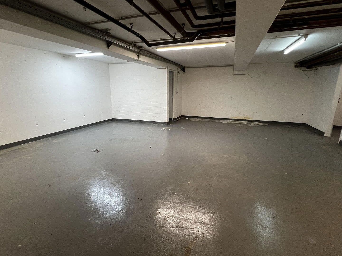 non-residential property to rent, 1,000 m², Leverkusen, North Rhine-Westphalia non-residential property to rent, 1,000 m², Leverkusen, North Rhine-Westphalia