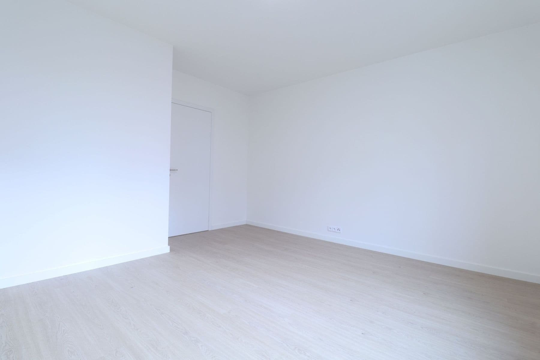 1 bedroom with open-plan kitchen flat to rent, 72 m², Mukařovského, Prague, Prague 1 bedroom with open-plan kitchen flat to rent, 72 m², Mukařovského, Prague, Prague