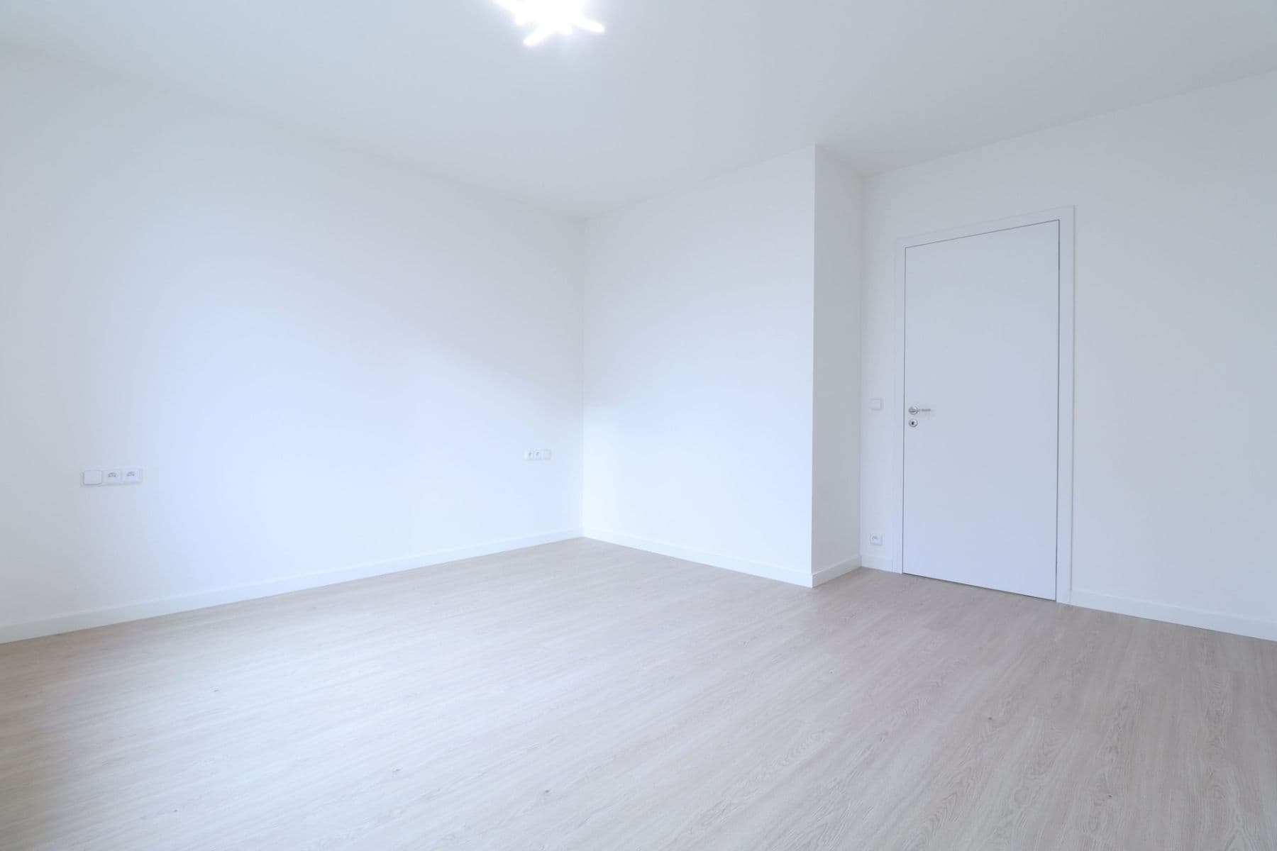 1 bedroom with open-plan kitchen flat to rent, 72 m², Mukařovského, Prague, Prague 1 bedroom with open-plan kitchen flat to rent, 72 m², Mukařovského, Prague, Prague