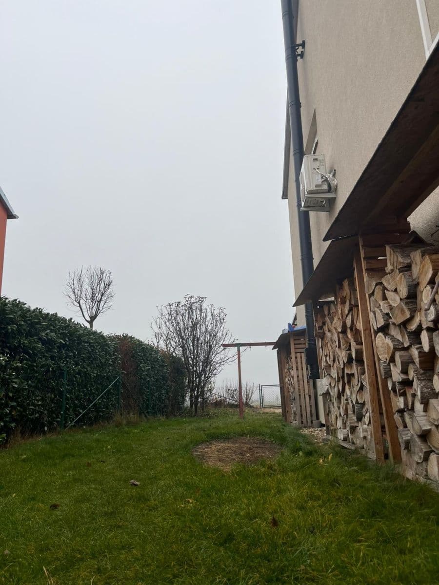 house to rent, 125 m², Na Zámku, Nehvizdy, Středočeský Region house to rent, 125 m², Na Zámku, Nehvizdy, Středočeský Region