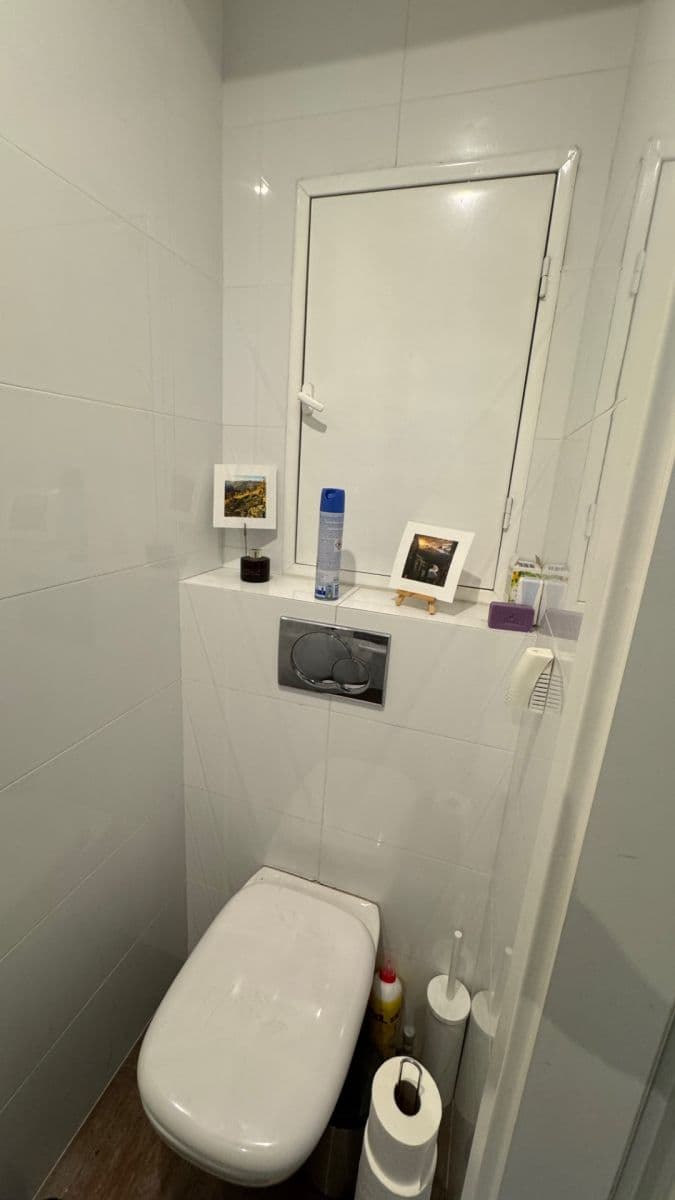 3 bedroom with open-plan kitchen flat to rent, 85 m², U Michelského mlýna, Prague, Prague 3 bedroom with open-plan kitchen flat to rent, 85 m², U Michelského mlýna, Prague, Prague