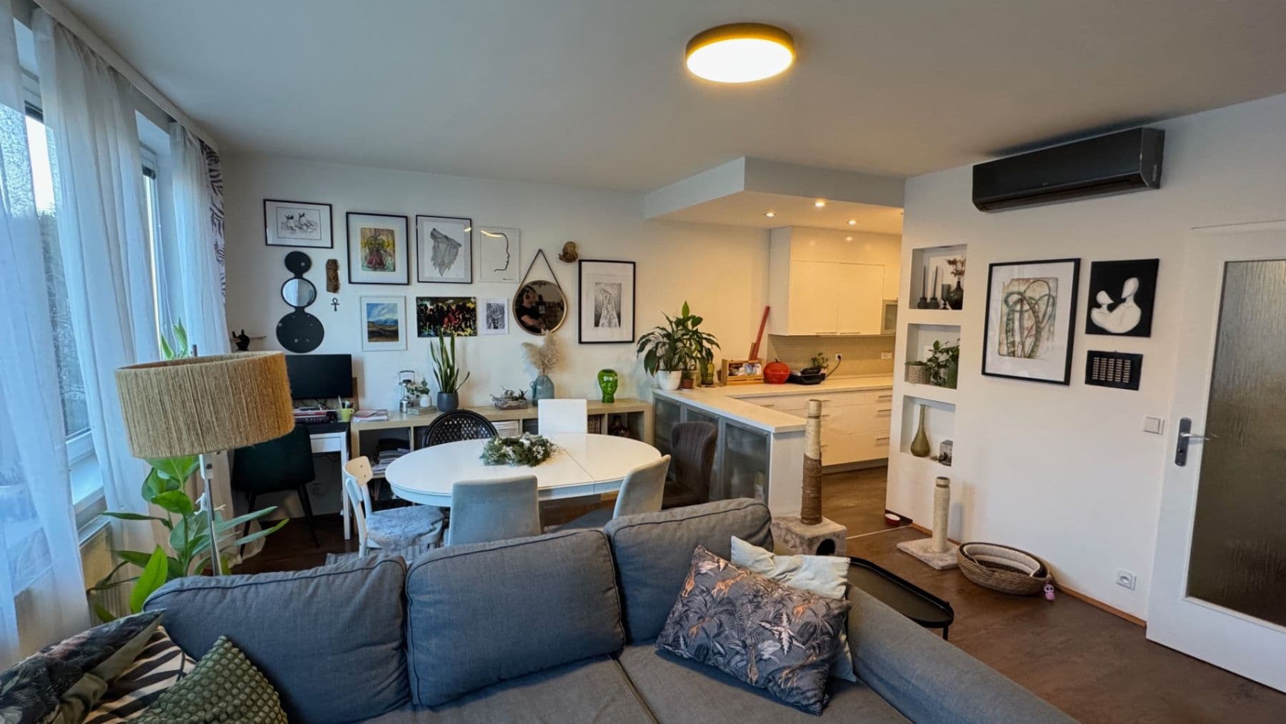 3 bedroom with open-plan kitchen flat to rent, 85 m², U Michelského mlýna, Prague, Prague 3 bedroom with open-plan kitchen flat to rent, 85 m², U Michelského mlýna, Prague, Prague