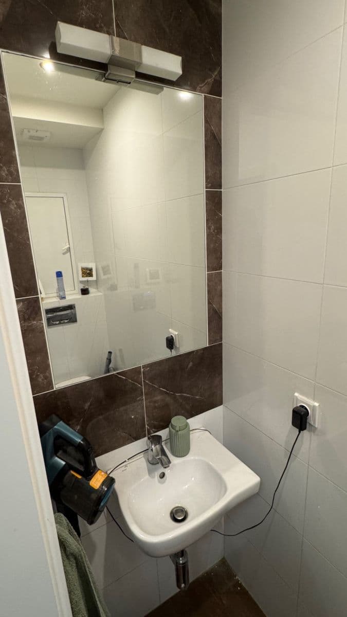 3 bedroom with open-plan kitchen flat to rent, 85 m², U Michelského mlýna, Prague, Prague 3 bedroom with open-plan kitchen flat to rent, 85 m², U Michelského mlýna, Prague, Prague