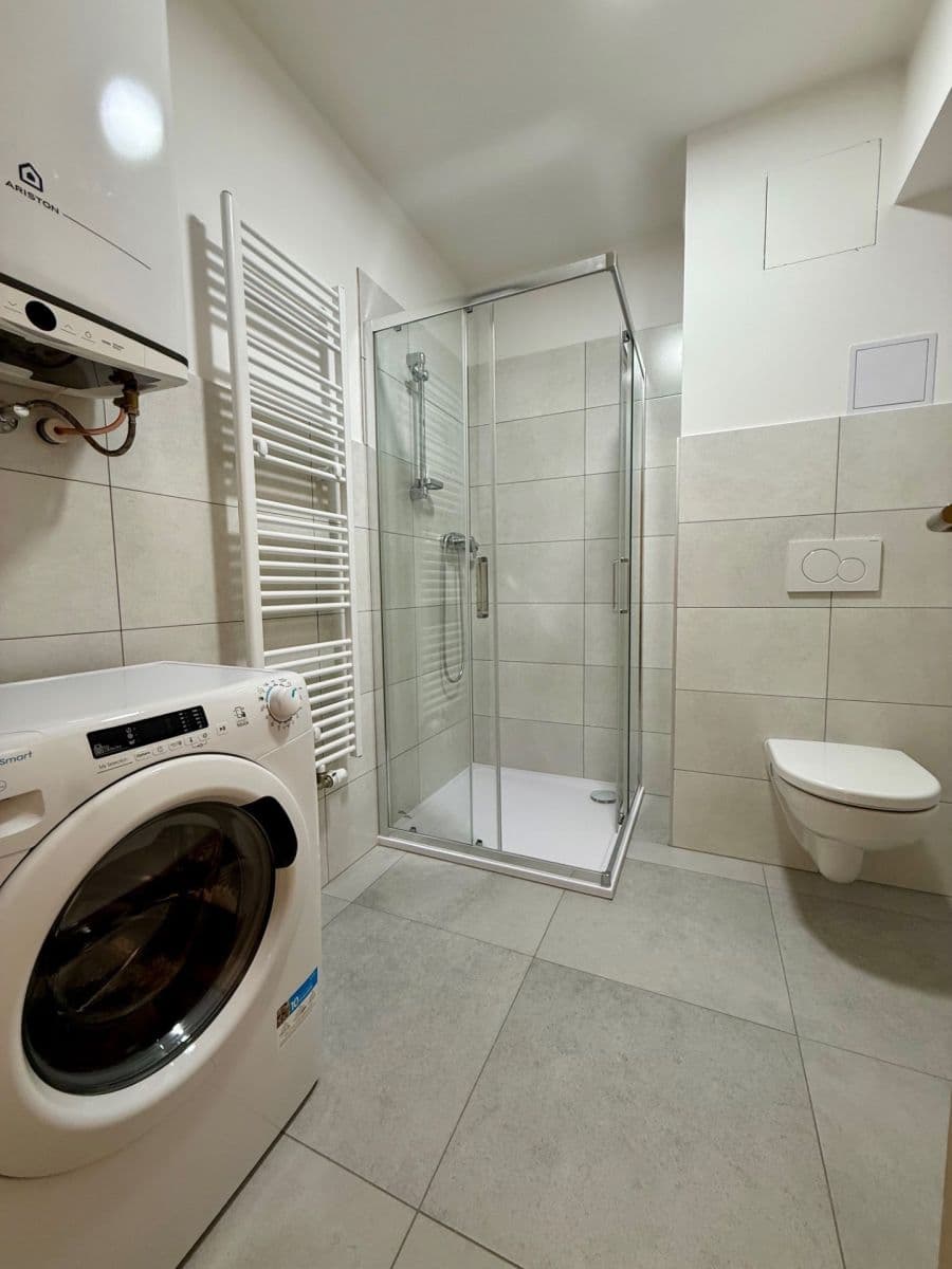 Studio flat to rent, 34 m², Mochovská, Prague, Prague Studio flat to rent, 34 m², Mochovská, Prague, Prague