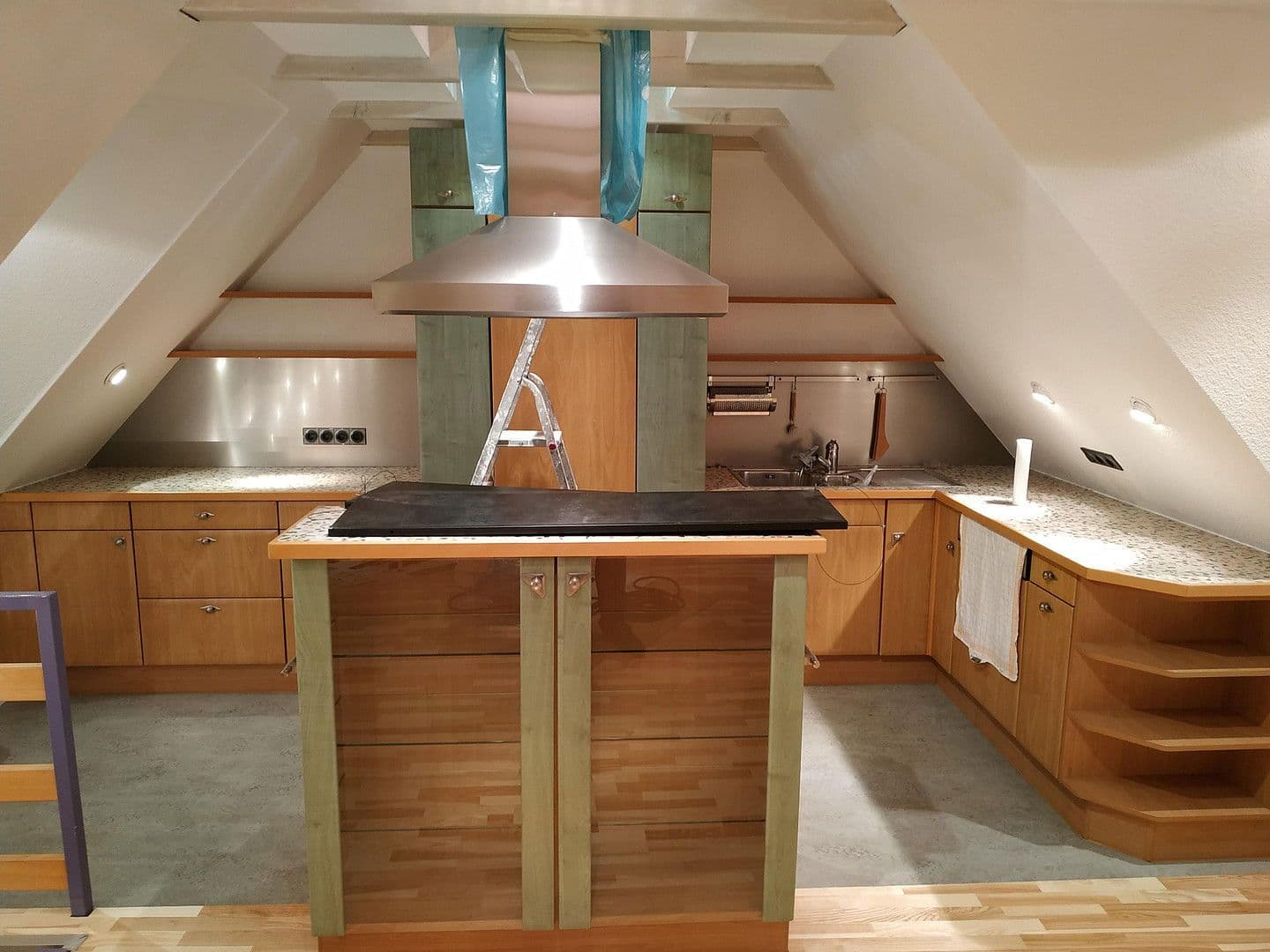 1 bedroom with open-plan kitchen flat to rent, 102 m², Krefeld, North Rhine-Westphalia 1 bedroom with open-plan kitchen flat to rent, 102 m², Krefeld, North Rhine-Westphalia