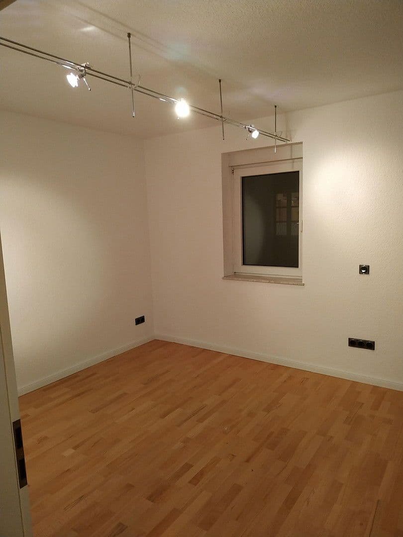 1 bedroom with open-plan kitchen flat to rent, 102 m², Krefeld, North Rhine-Westphalia 1 bedroom with open-plan kitchen flat to rent, 102 m², Krefeld, North Rhine-Westphalia