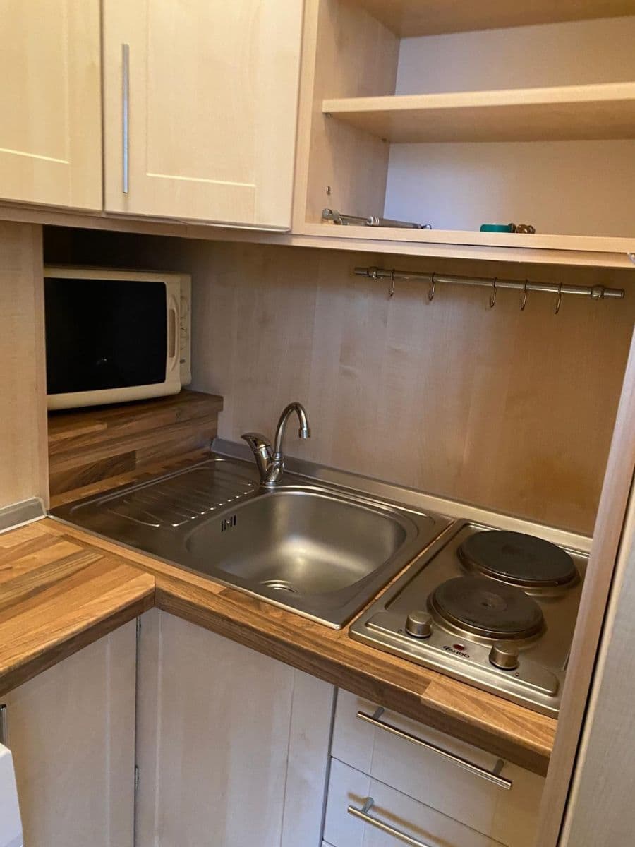 Studio flat to rent, 27 m², Plojharova, Prague, Prague Studio flat to rent, 27 m², Plojharova, Prague, Prague