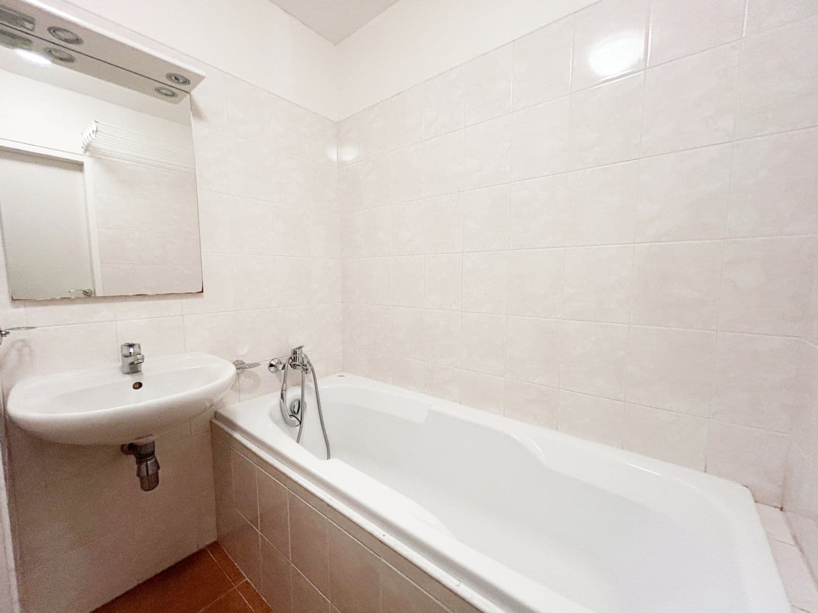 1 bedroom with open-plan kitchen flat to rent, 44 m², Kettnerova, Prague, Prague 1 bedroom with open-plan kitchen flat to rent, 44 m², Kettnerova, Prague, Prague