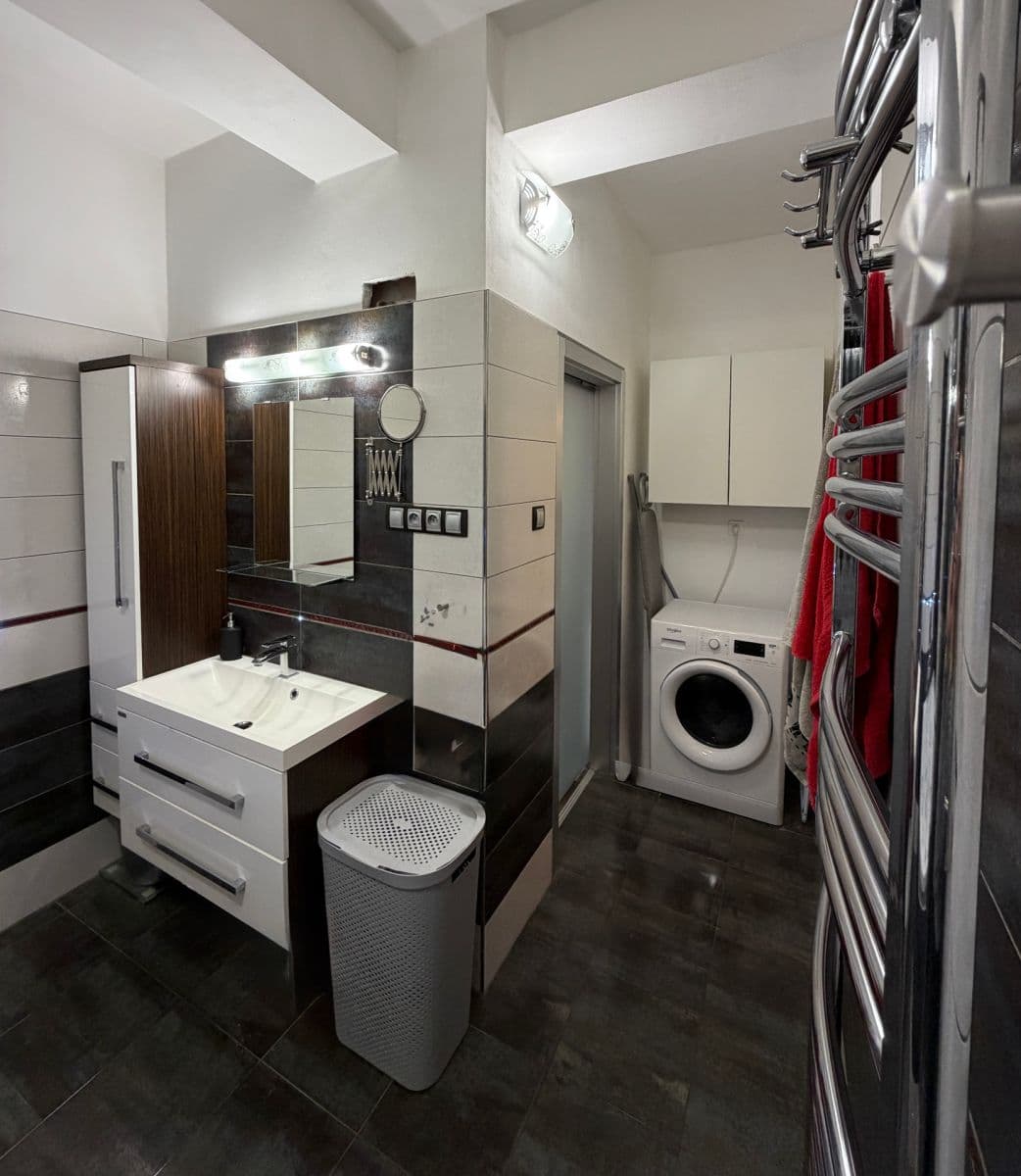 2 bedroom with open-plan kitchen flat for sale, 67 m², Sokolovská, Prague, Prague 2 bedroom with open-plan kitchen flat for sale, 67 m², Sokolovská, Prague, Prague