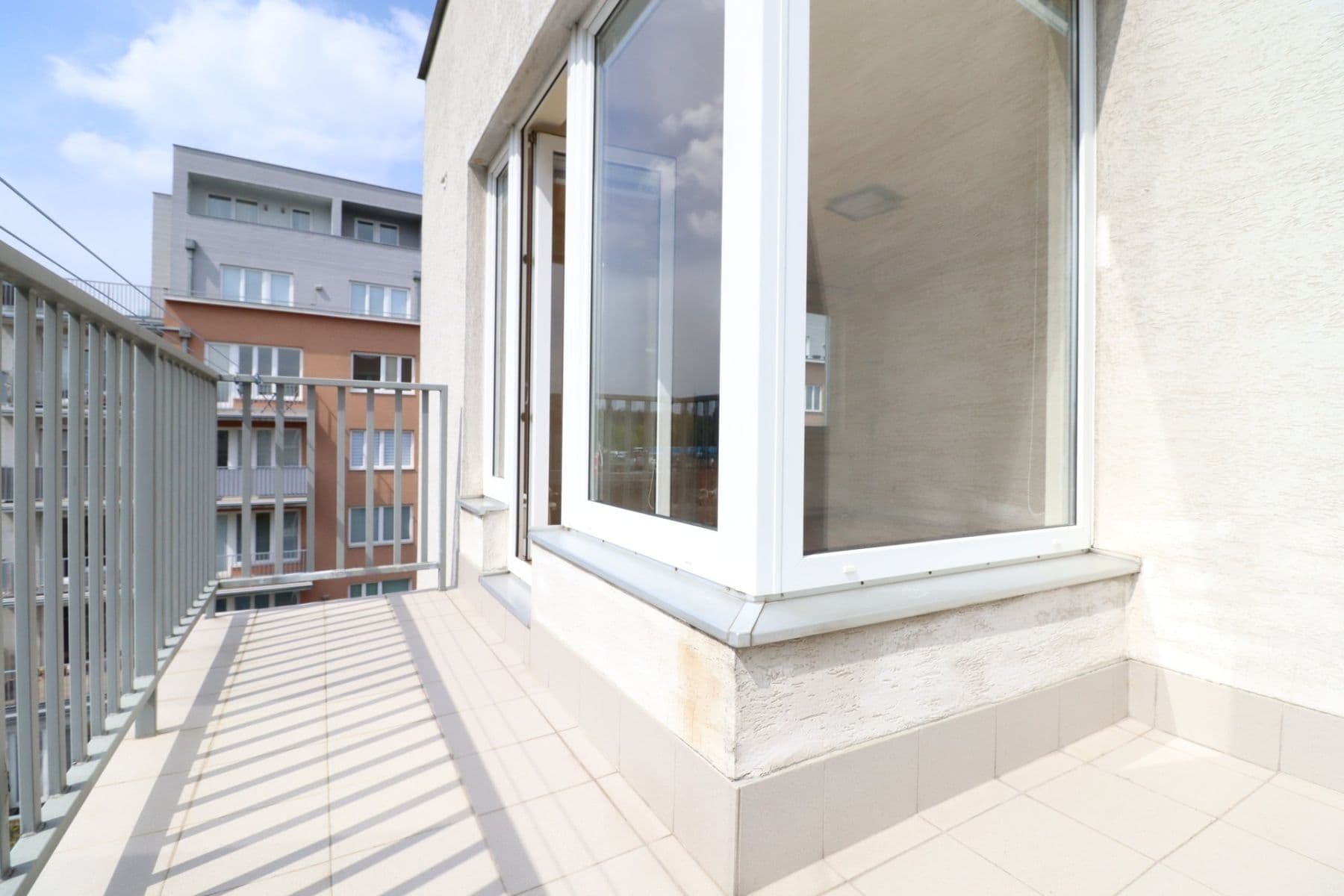 1 bedroom with open-plan kitchen flat to rent, 57 m², Janýrova, Prague, Prague 1 bedroom with open-plan kitchen flat to rent, 57 m², Janýrova, Prague, Prague