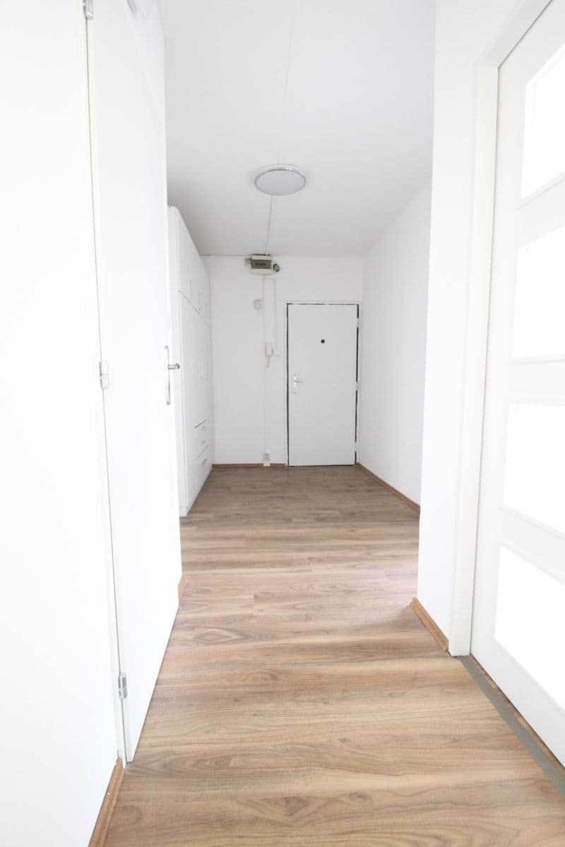 2 bedroom with open-plan kitchen flat to rent, 71 m², Pujmanové, Prague, Prague 2 bedroom with open-plan kitchen flat to rent, 71 m², Pujmanové, Prague, Prague