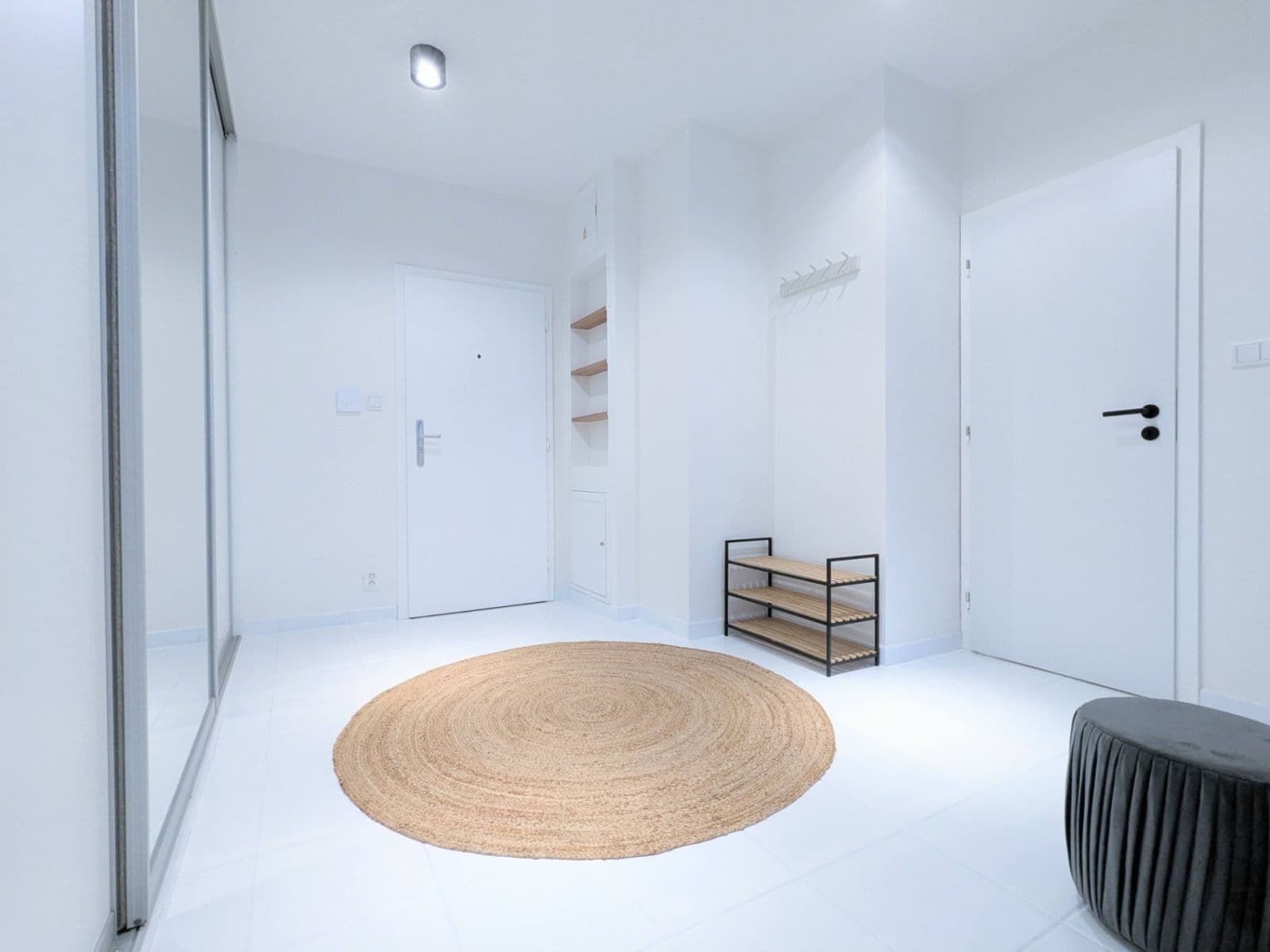 1 bedroom with open-plan kitchen flat to rent, 58 m², Pod Havránkou, Prague, Prague 1 bedroom with open-plan kitchen flat to rent, 58 m², Pod Havránkou, Prague, Prague