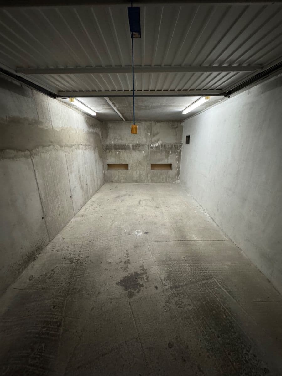 garage to rent, 17 m², Kresánkova, Karlova Ves, Bratislavský Region garage to rent, 17 m², Kresánkova, Karlova Ves, Bratislavský Region