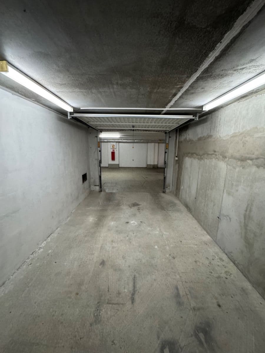 garage to rent, 17 m², Kresánkova, Karlova Ves, Bratislavský Region garage to rent, 17 m², Kresánkova, Karlova Ves, Bratislavský Region