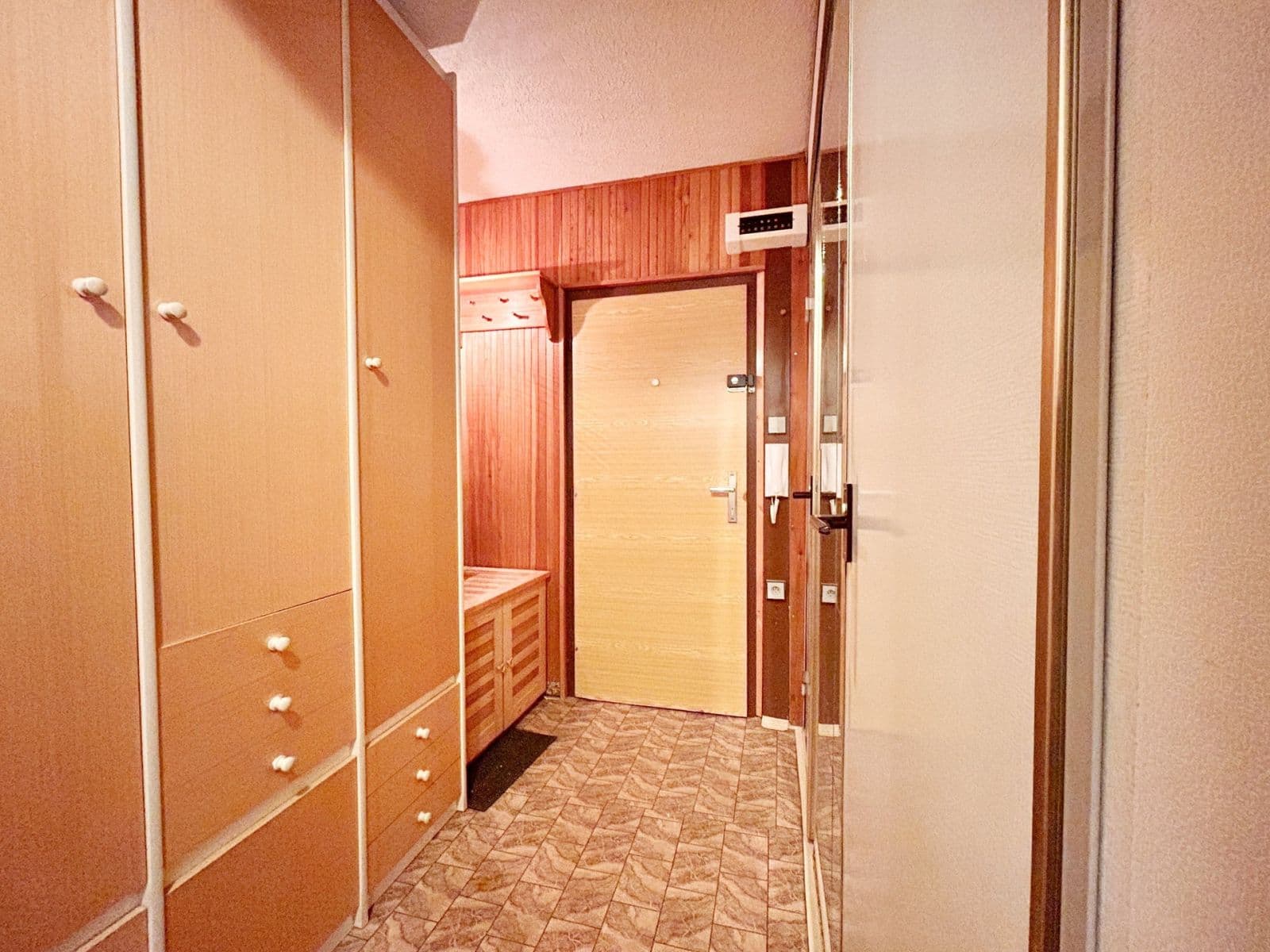 1 bedroom with open-plan kitchen flat to rent, 43 m², Kurčatovova, Prague, Prague 1 bedroom with open-plan kitchen flat to rent, 43 m², Kurčatovova, Prague, Prague