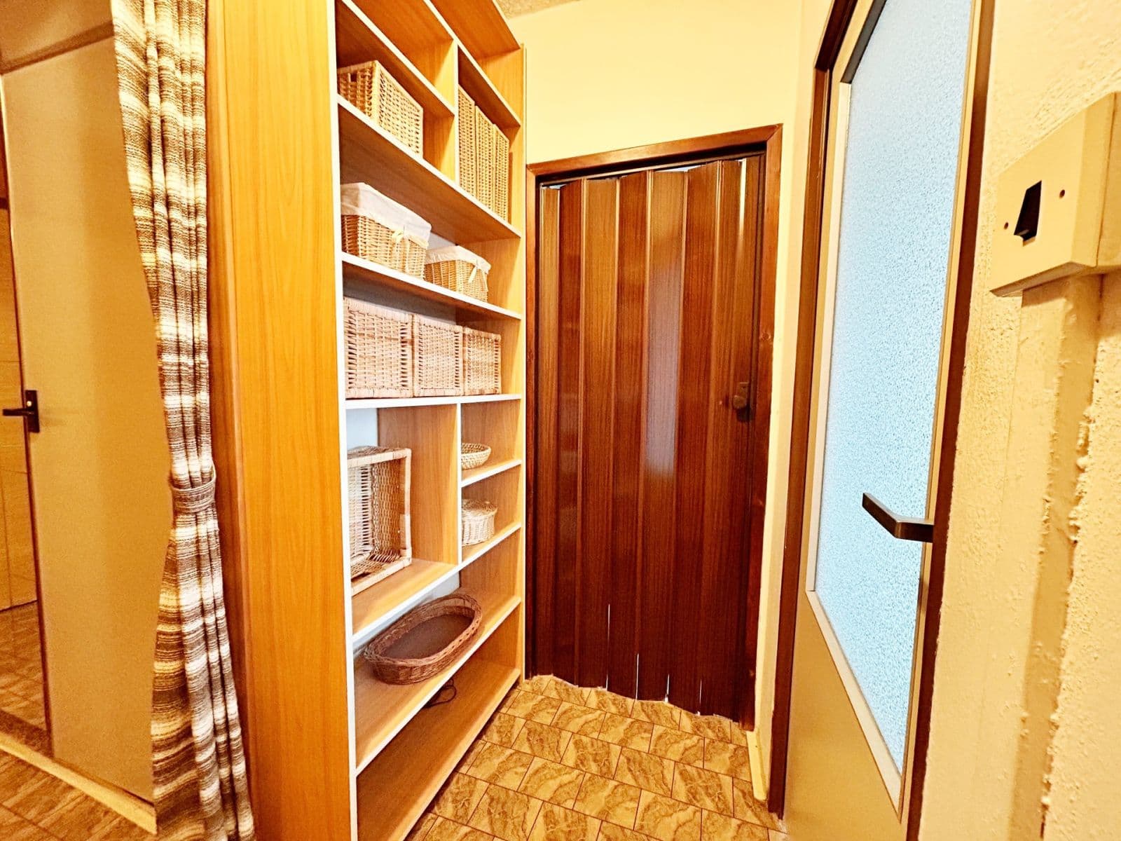 1 bedroom with open-plan kitchen flat to rent, 43 m², Kurčatovova, Prague, Prague 1 bedroom with open-plan kitchen flat to rent, 43 m², Kurčatovova, Prague, Prague