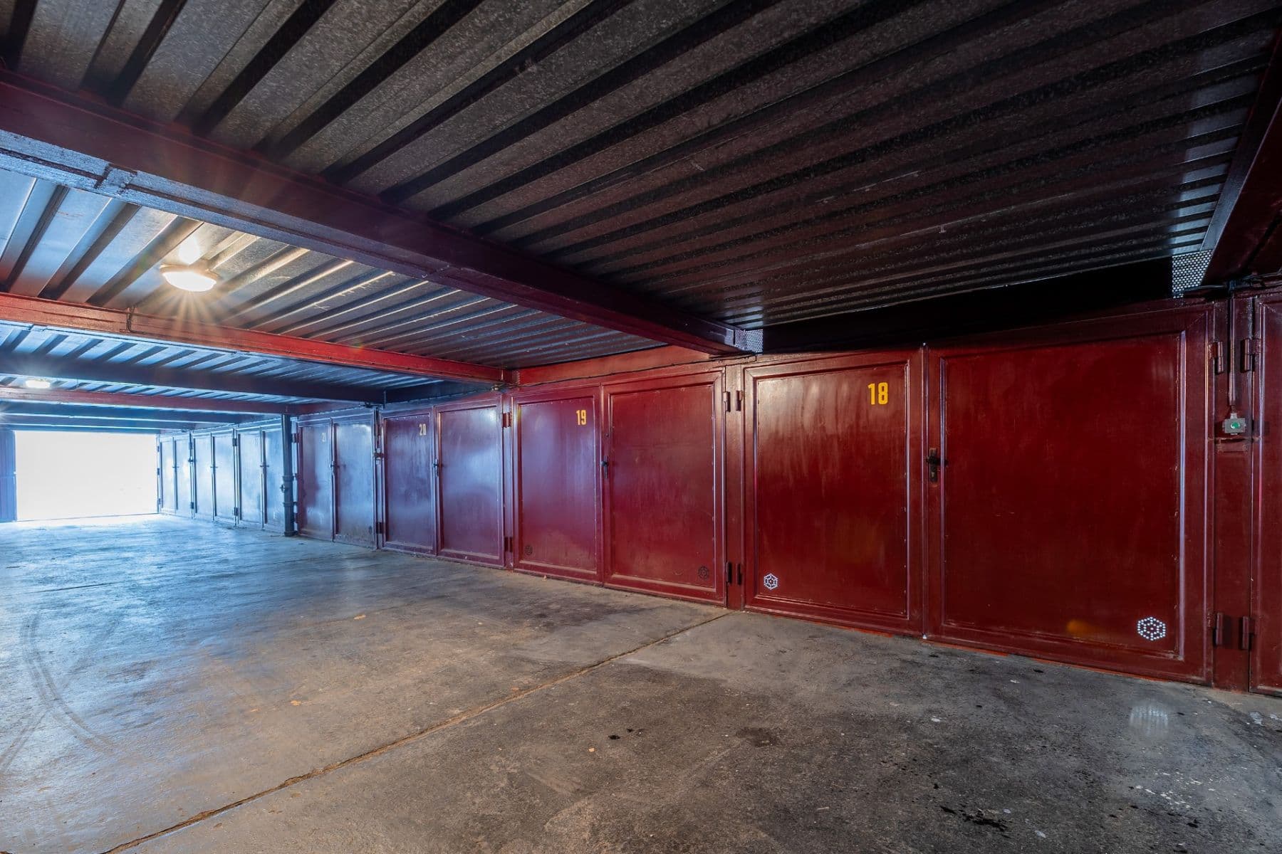 garage to rent, 15 m², Pecháčkova, Plzeň, Plzeňský Region garage to rent, 15 m², Pecháčkova, Plzeň, Plzeňský Region