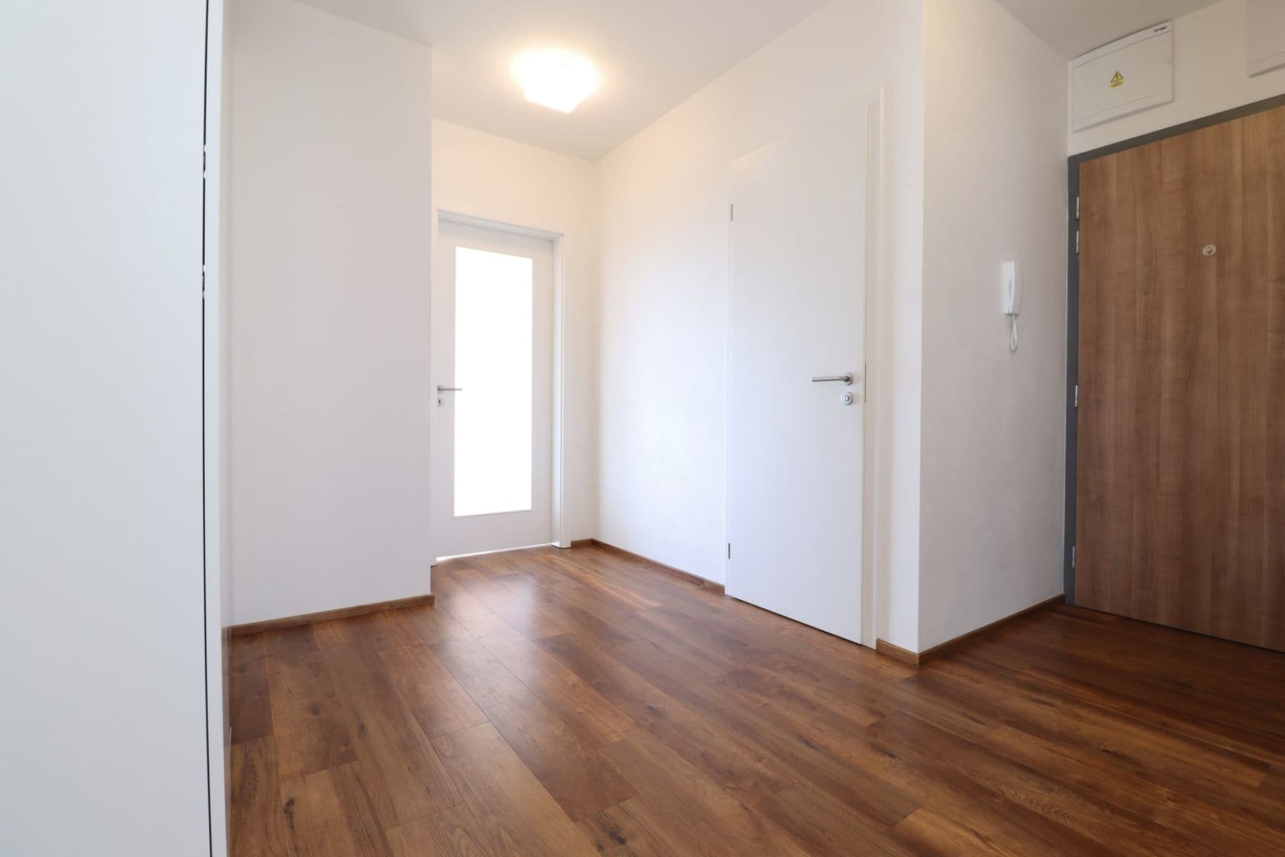 2 bedroom with open-plan kitchen flat to rent, 70 m², Olgy Havlové, Prague, Prague 2 bedroom with open-plan kitchen flat to rent, 70 m², Olgy Havlové, Prague, Prague