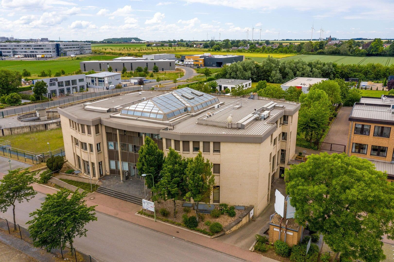 office to rent, 307 m², Arnold-Sommerfeld-Ring 2, Baesweiler, North Rhine-Westphalia office to rent, 307 m², Arnold-Sommerfeld-Ring 2, Baesweiler, North Rhine-Westphalia