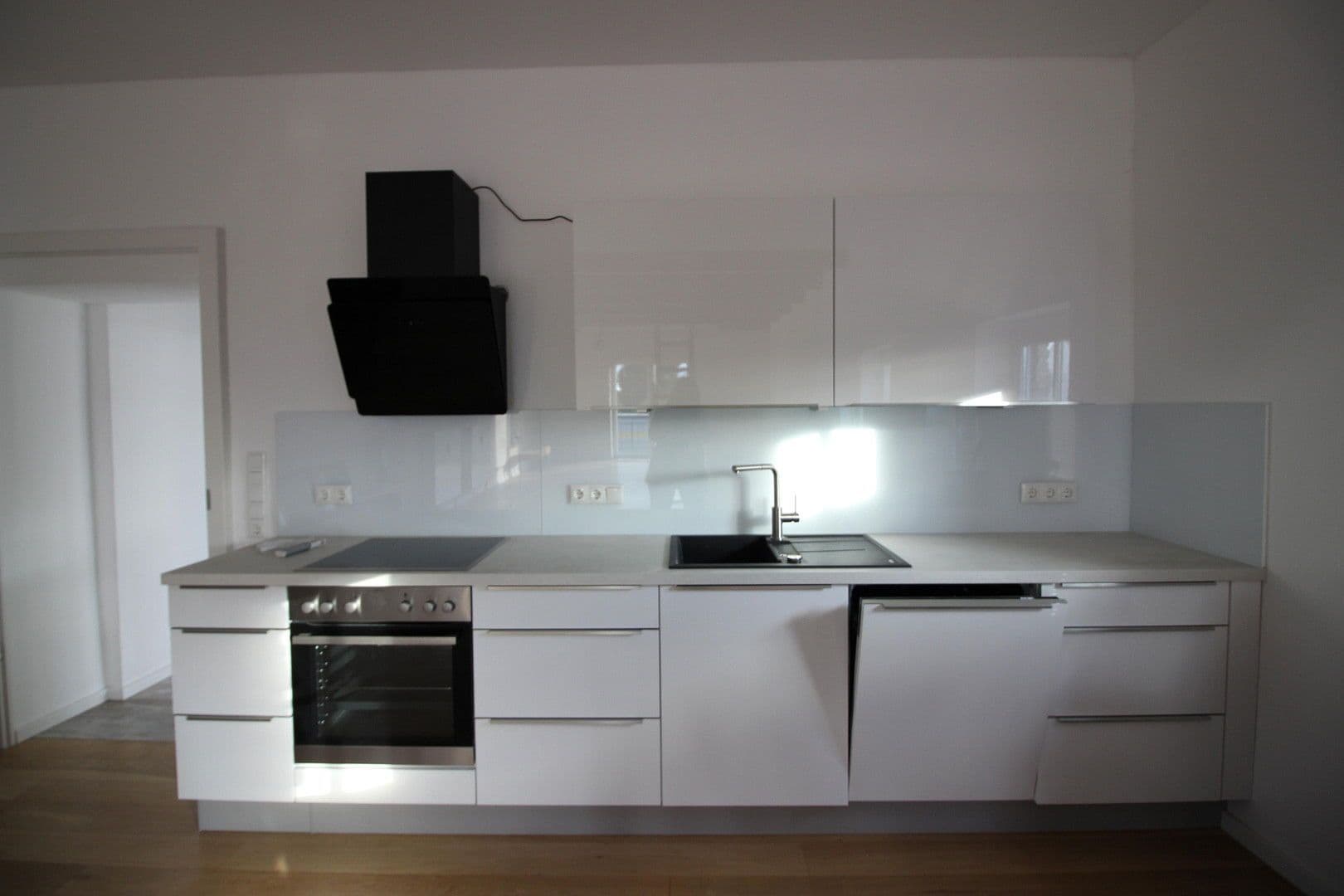 1 bedroom with open-plan kitchen flat to rent, 90 m², Von-Bassenheim-Straße 2, Euskirchen, North Rhine-Westphalia 1 bedroom with open-plan kitchen flat to rent, 90 m², Von-Bassenheim-Straße 2, Euskirchen, North Rhine-Westphalia