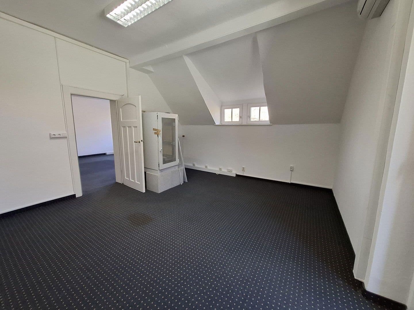 office to rent, 250 m², Loebensteinstr. 38, Hanover, Lower Saxony office to rent, 250 m², Loebensteinstr. 38, Hanover, Lower Saxony