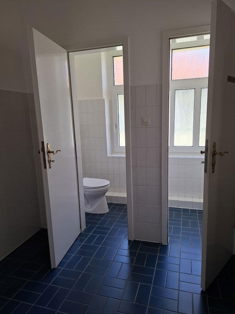 office to rent, 250 m², Loebensteinstr. 38, Hanover, Lower Saxony office to rent, 250 m², Loebensteinstr. 38, Hanover, Lower Saxony