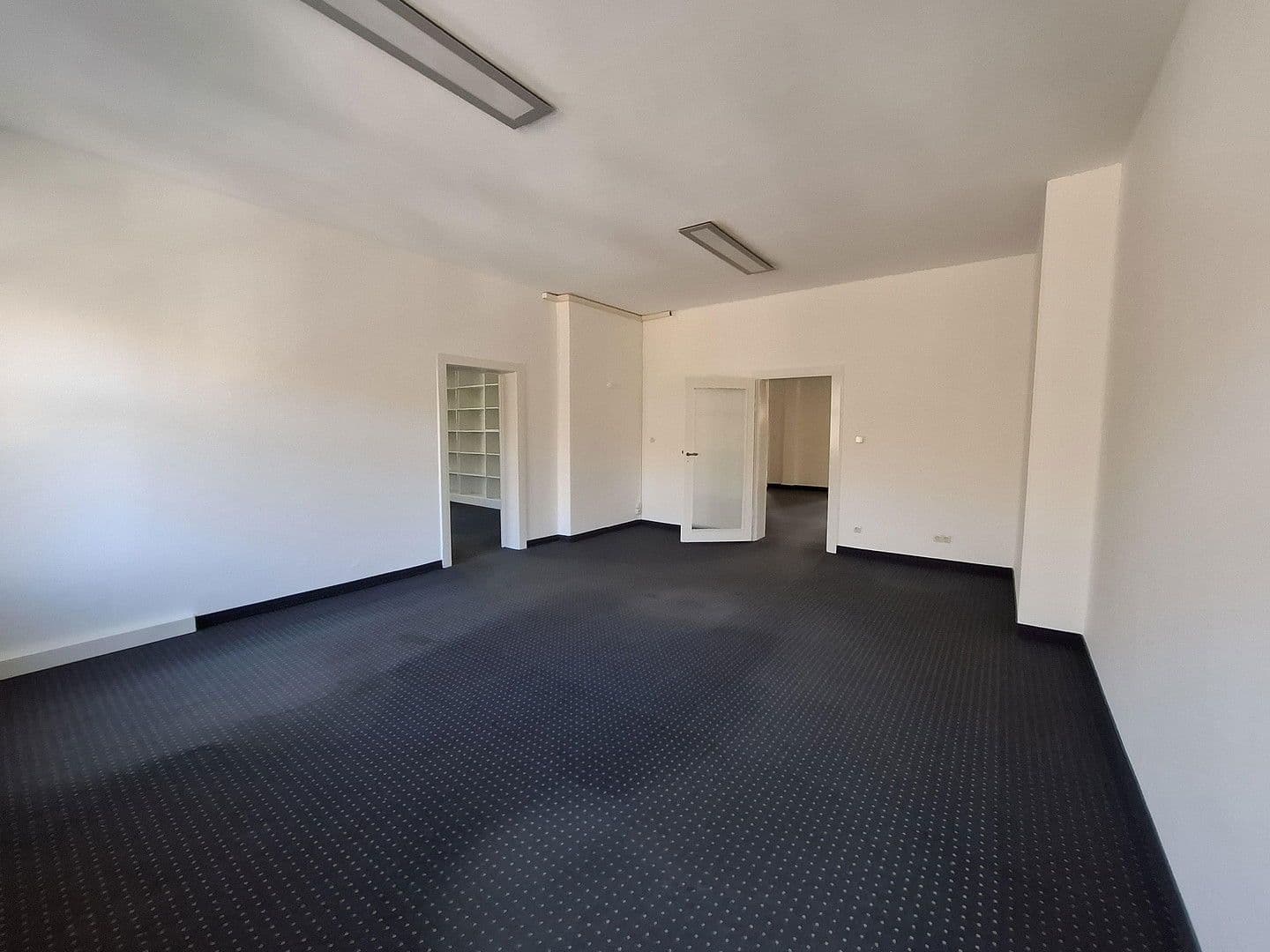 office to rent, 250 m², Loebensteinstr. 38, Hanover, Lower Saxony office to rent, 250 m², Loebensteinstr. 38, Hanover, Lower Saxony