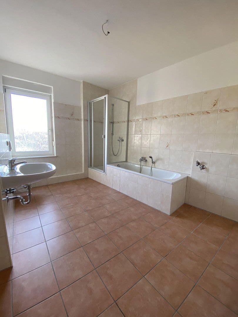 4 bedroom flat to rent, 100 m², Altenburg, Thuringia 4 bedroom flat to rent, 100 m², Altenburg, Thuringia