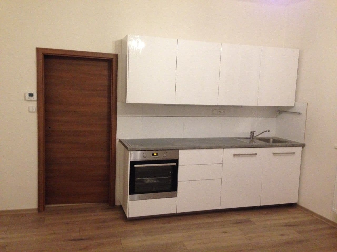 1 bedroom with open-plan kitchen flat to rent, 48 m², Adamovská, Prague, Prague 1 bedroom with open-plan kitchen flat to rent, 48 m², Adamovská, Prague, Prague