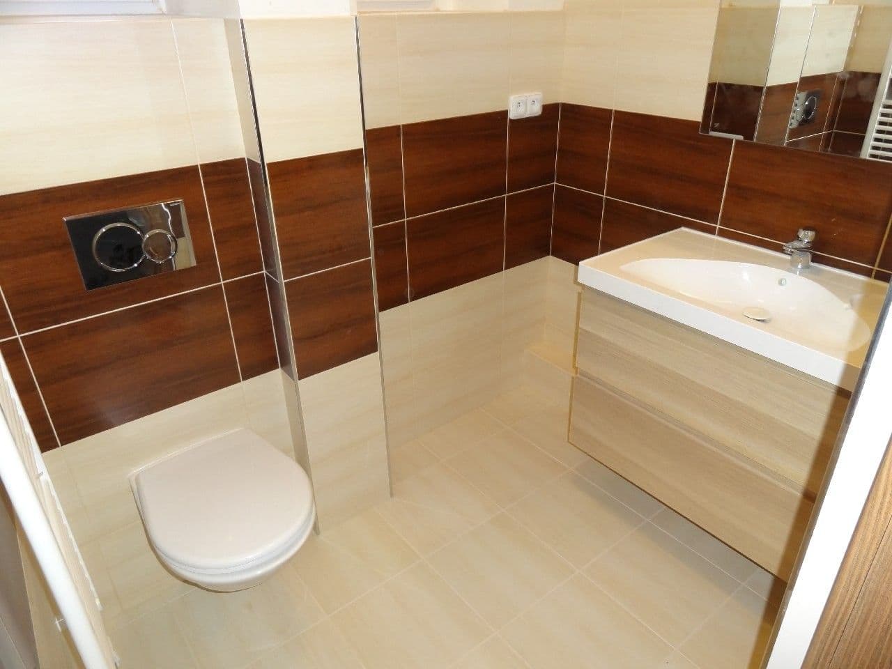 1 bedroom with open-plan kitchen flat to rent, 48 m², Adamovská, Prague, Prague 1 bedroom with open-plan kitchen flat to rent, 48 m², Adamovská, Prague, Prague