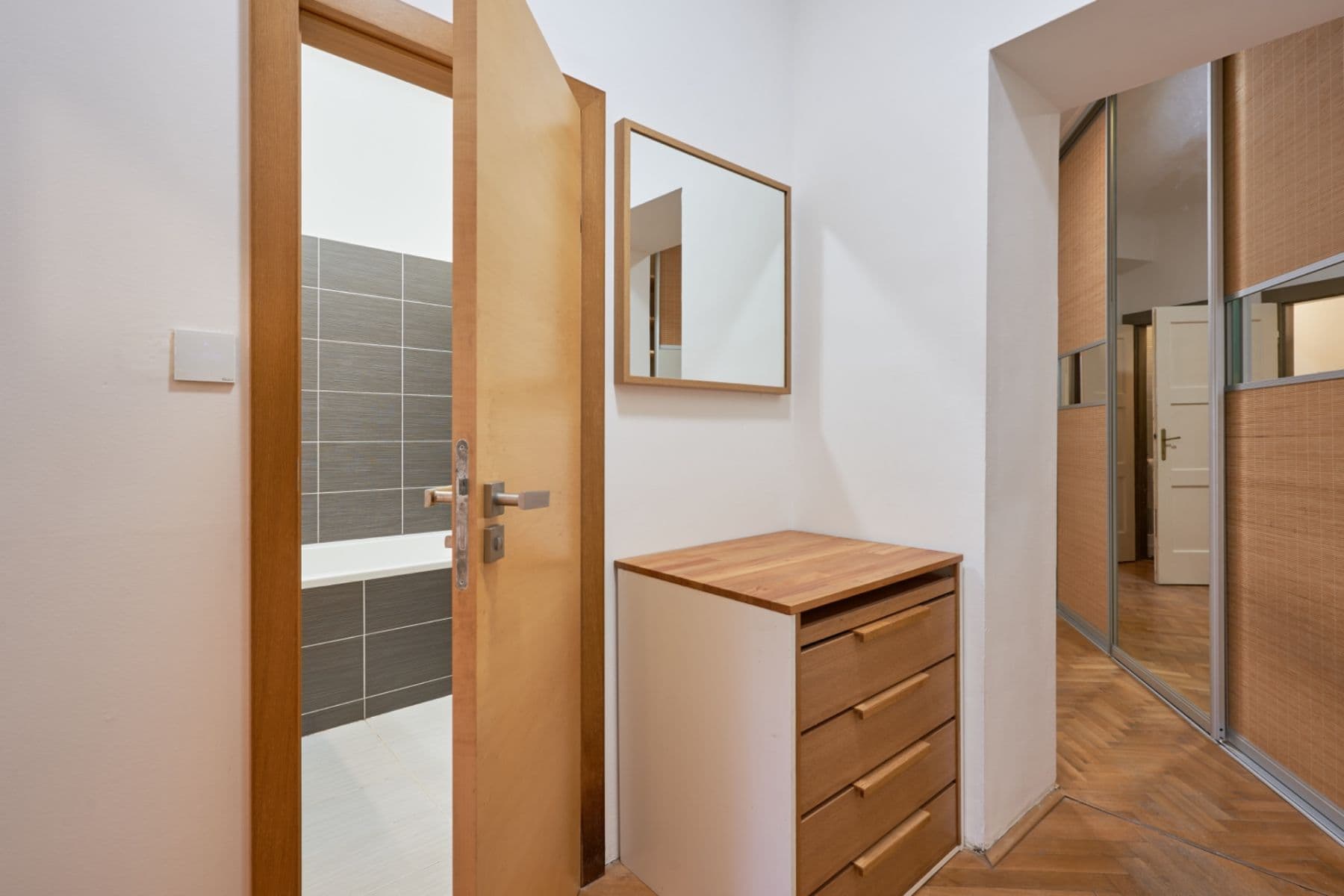 2 bedroom with open-plan kitchen flat to rent, 81 m², Poděbradova, Brno, Jihomoravský Region 2 bedroom with open-plan kitchen flat to rent, 81 m², Poděbradova, Brno, Jihomoravský Region