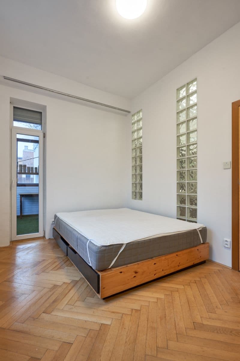 2 bedroom with open-plan kitchen flat to rent, 81 m², Poděbradova, Brno, Jihomoravský Region 2 bedroom with open-plan kitchen flat to rent, 81 m², Poděbradova, Brno, Jihomoravský Region