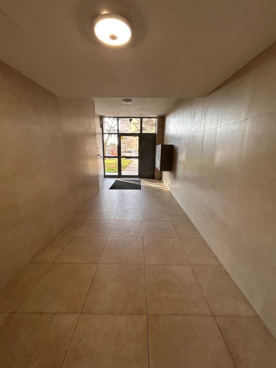 1 bedroom with open-plan kitchen flat to rent, 45 m², Pšenčíkova, Prague, Prague 1 bedroom with open-plan kitchen flat to rent, 45 m², Pšenčíkova, Prague, Prague