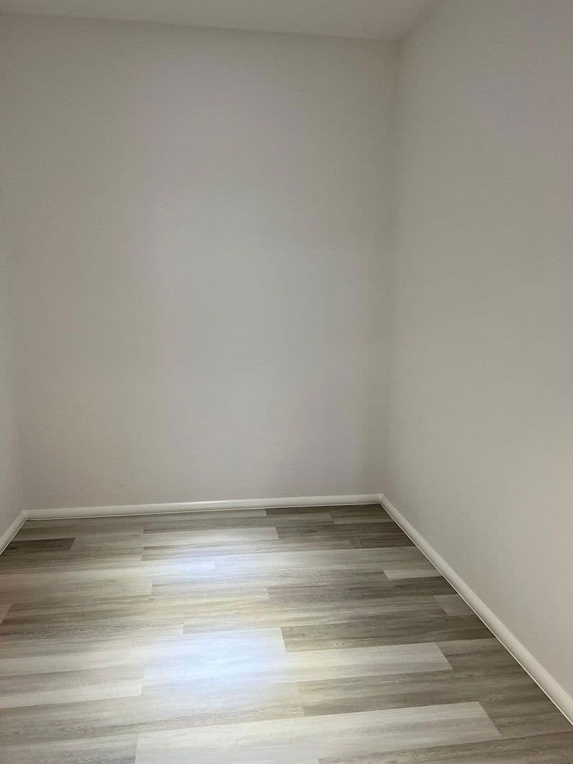 office to rent, 67 m², Poststraße 6, Berga-Wünschendorf, Thuringia office to rent, 67 m², Poststraße 6, Berga-Wünschendorf, Thuringia