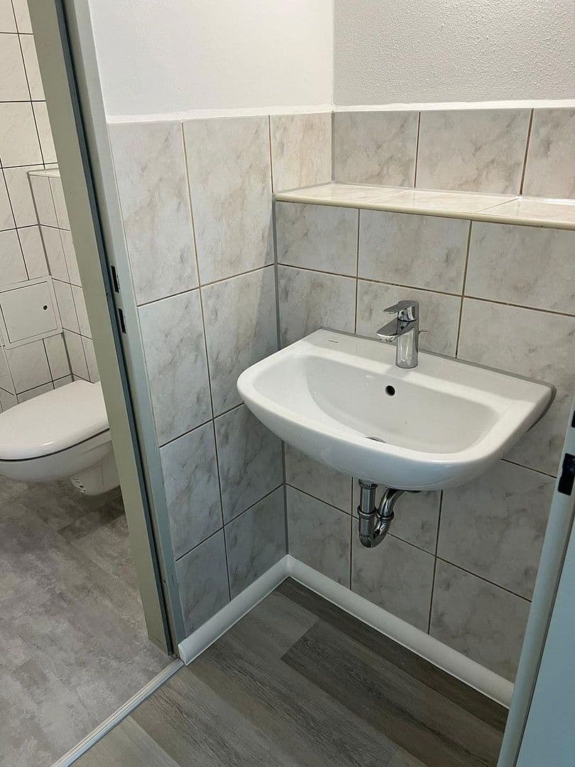 office to rent, 67 m², Poststraße 6, Berga-Wünschendorf, Thuringia office to rent, 67 m², Poststraße 6, Berga-Wünschendorf, Thuringia