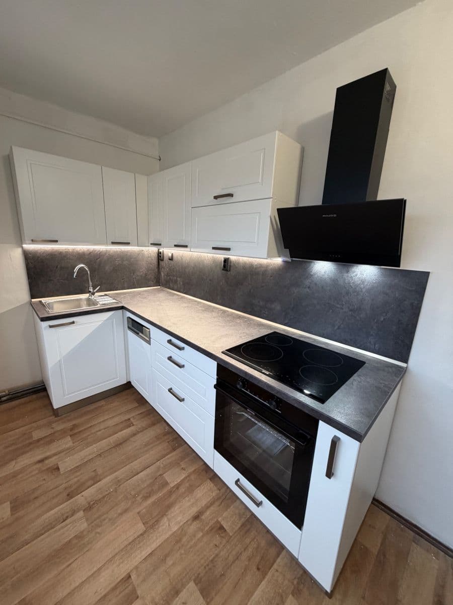 2 bedroom flat to rent, 52 m², Bučina, Prachovice, Pardubický Region 2 bedroom flat to rent, 52 m², Bučina, Prachovice, Pardubický Region