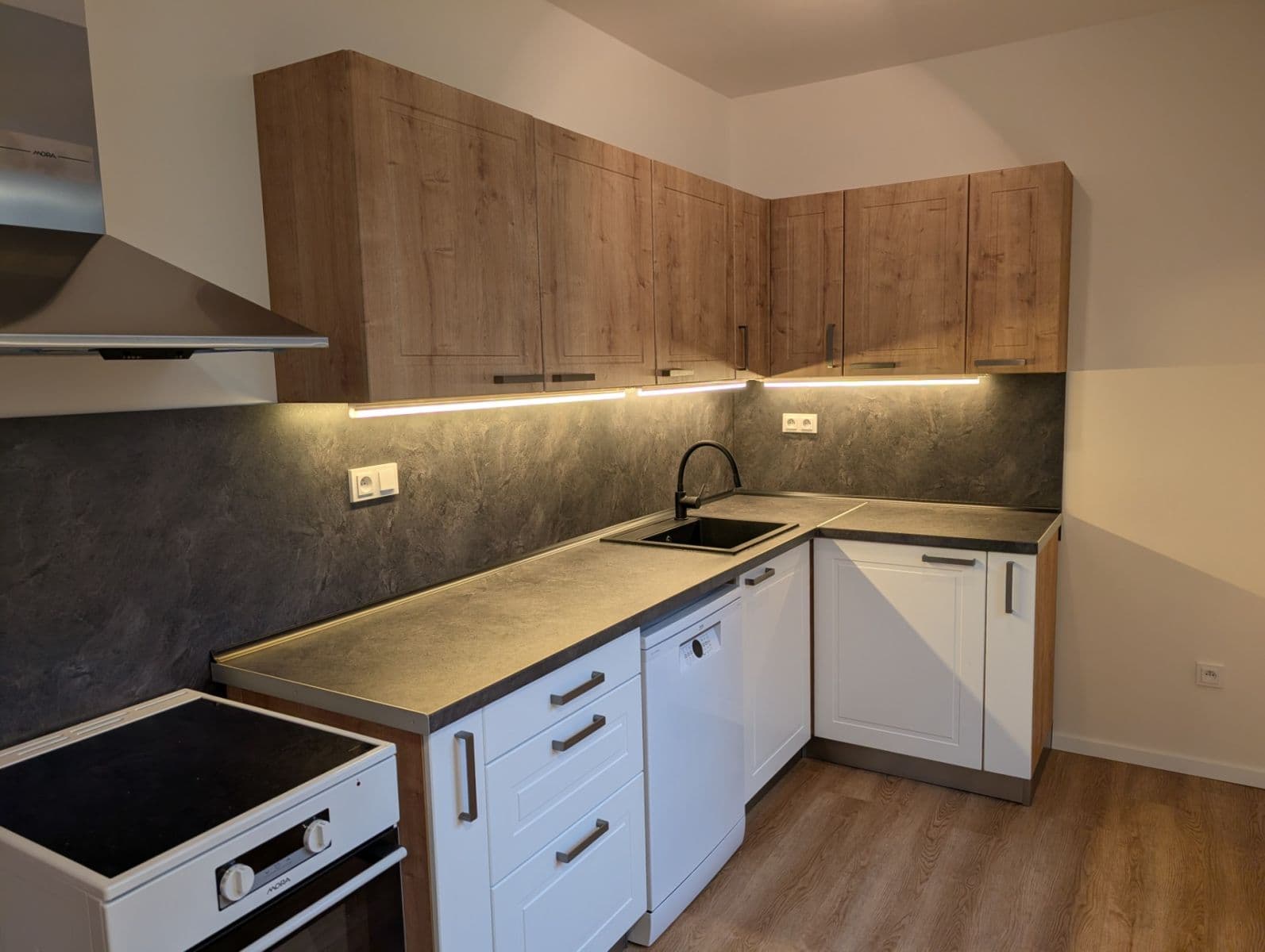 2 bedroom with open-plan kitchen flat to rent, 76 m², Rosečská, Prague, Prague 2 bedroom with open-plan kitchen flat to rent, 76 m², Rosečská, Prague, Prague