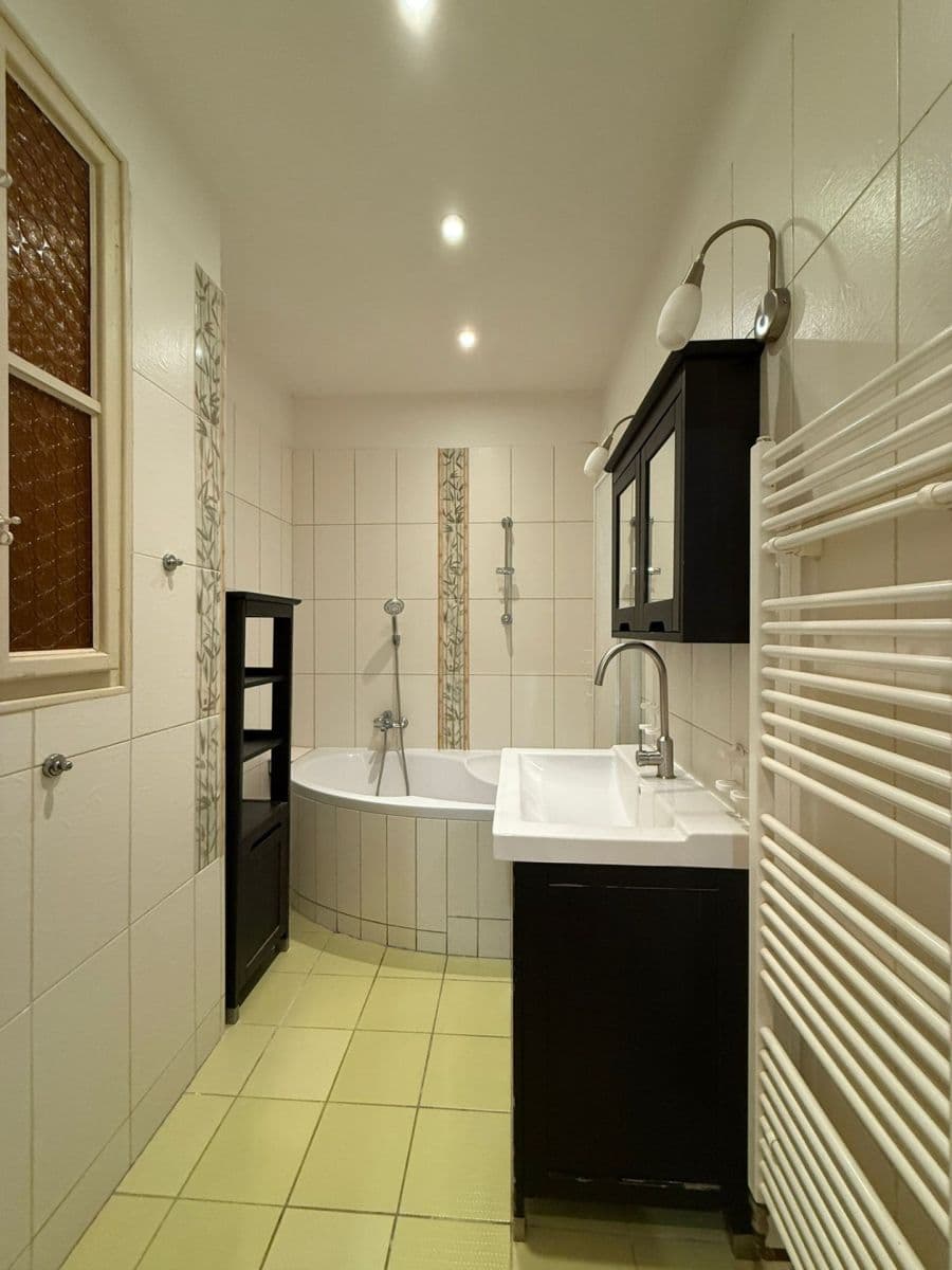 3 bedroom flat to rent, 98 m², Slovinská, Prague, Prague 3 bedroom flat to rent, 98 m², Slovinská, Prague, Prague