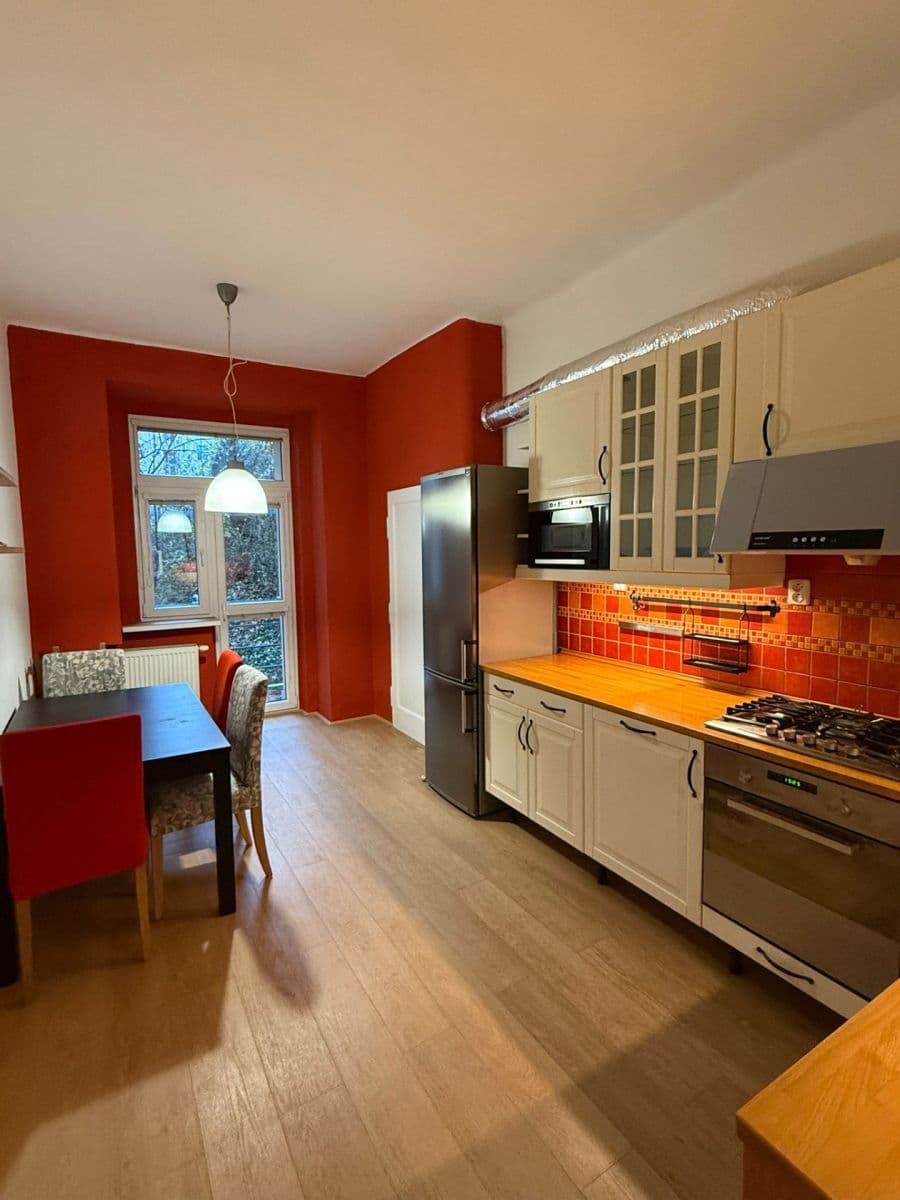 3 bedroom flat to rent, 98 m², Slovinská, Prague, Prague 3 bedroom flat to rent, 98 m², Slovinská, Prague, Prague