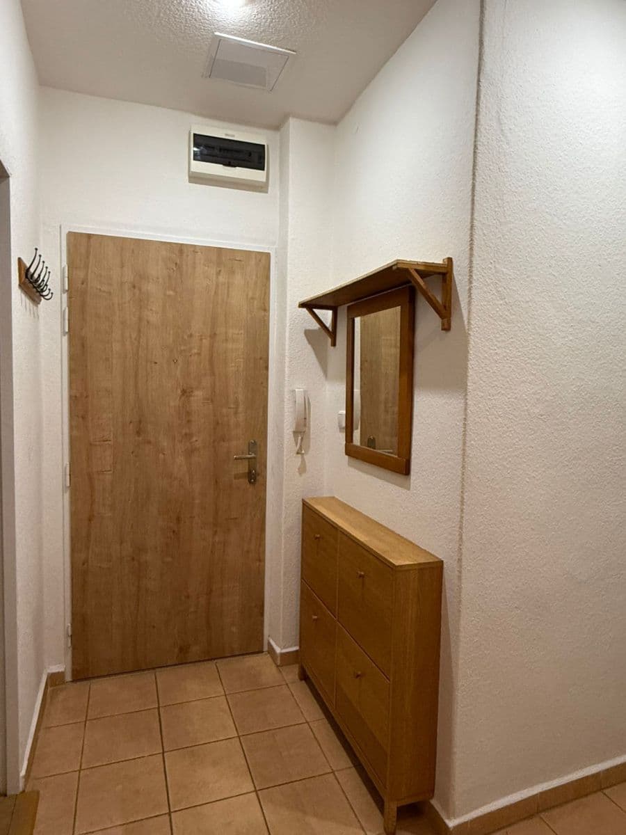 3 bedroom flat to rent, 98 m², Slovinská, Prague, Prague 3 bedroom flat to rent, 98 m², Slovinská, Prague, Prague