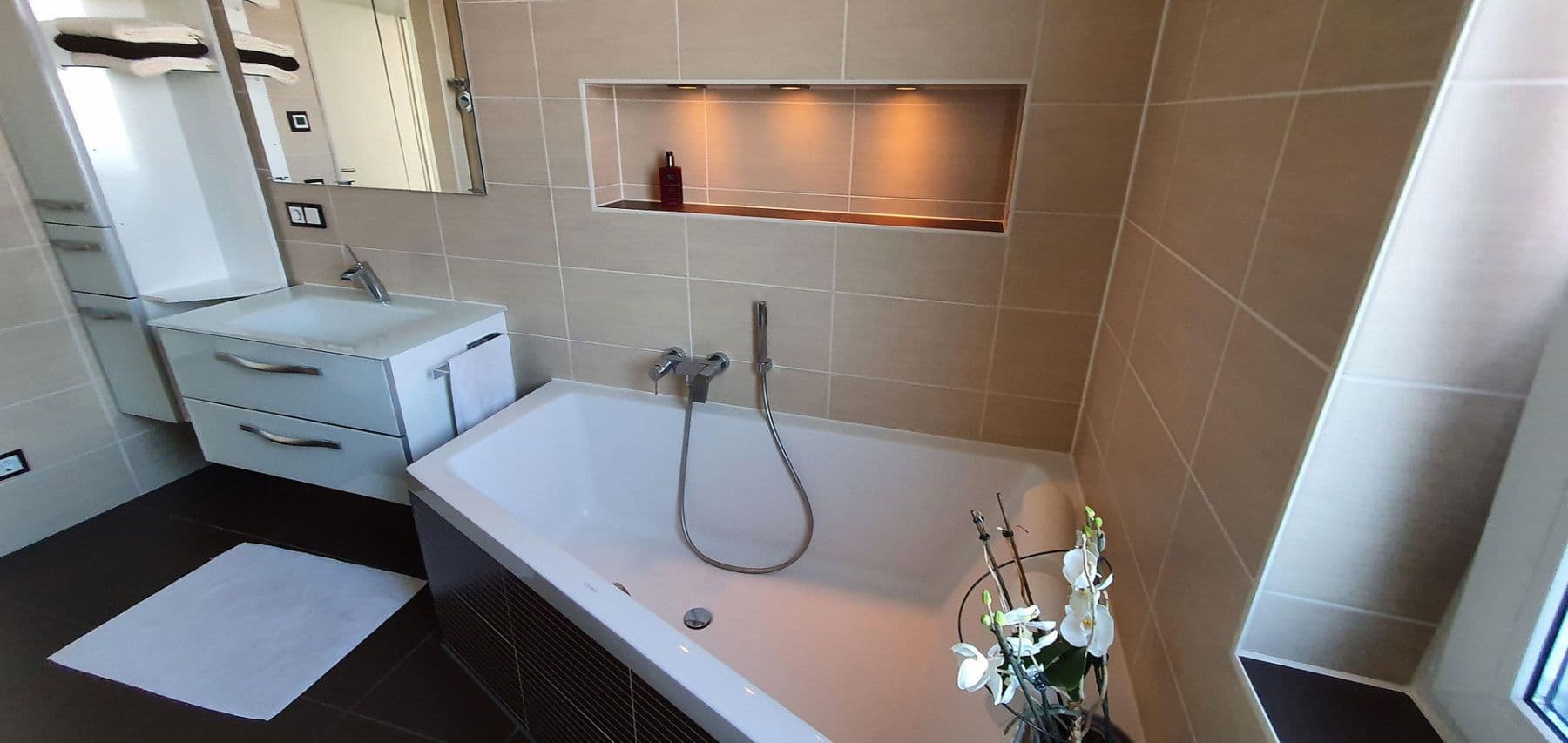 3 bedroom with open-plan kitchen flat to rent, 142 m², Frankfurt am Main, Hesse 3 bedroom with open-plan kitchen flat to rent, 142 m², Frankfurt am Main, Hesse