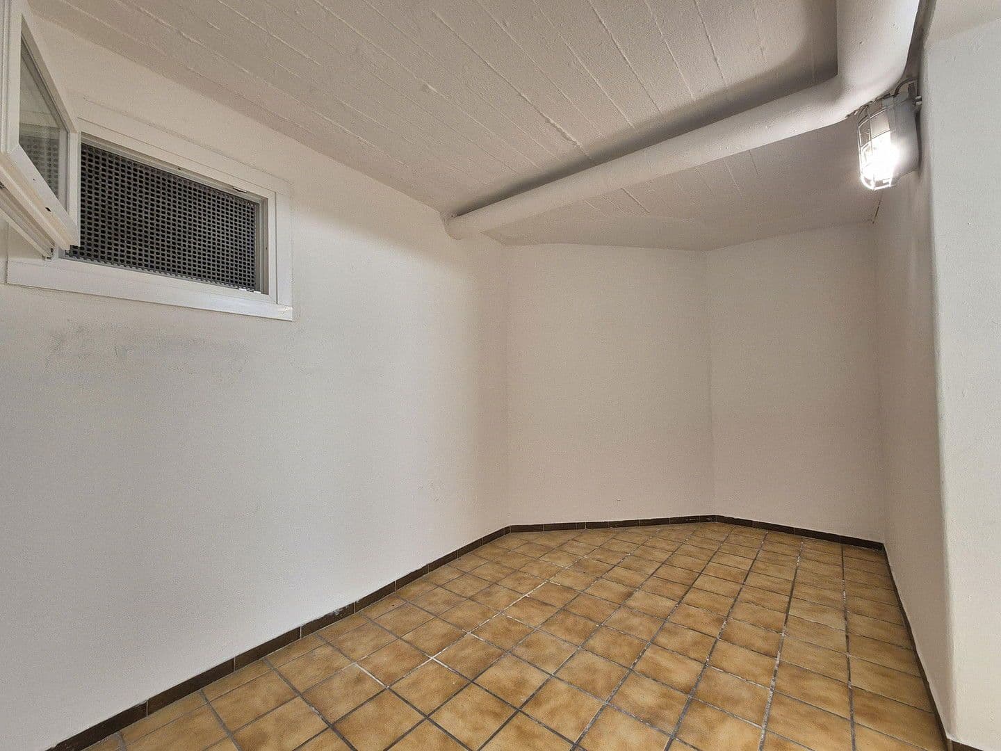 non-residential property to rent, 126 m², Bahnhofstr. 2, Bad Schwartau, Schleswig-Holstein non-residential property to rent, 126 m², Bahnhofstr. 2, Bad Schwartau, Schleswig-Holstein