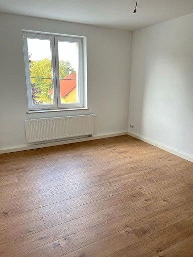 3 bedroom with open-plan kitchen flat to rent, 97 m², Zum Lindenhof 18, Limbach-Oberfrohna, Saxony 3 bedroom with open-plan kitchen flat to rent, 97 m², Zum Lindenhof 18, Limbach-Oberfrohna, Saxony