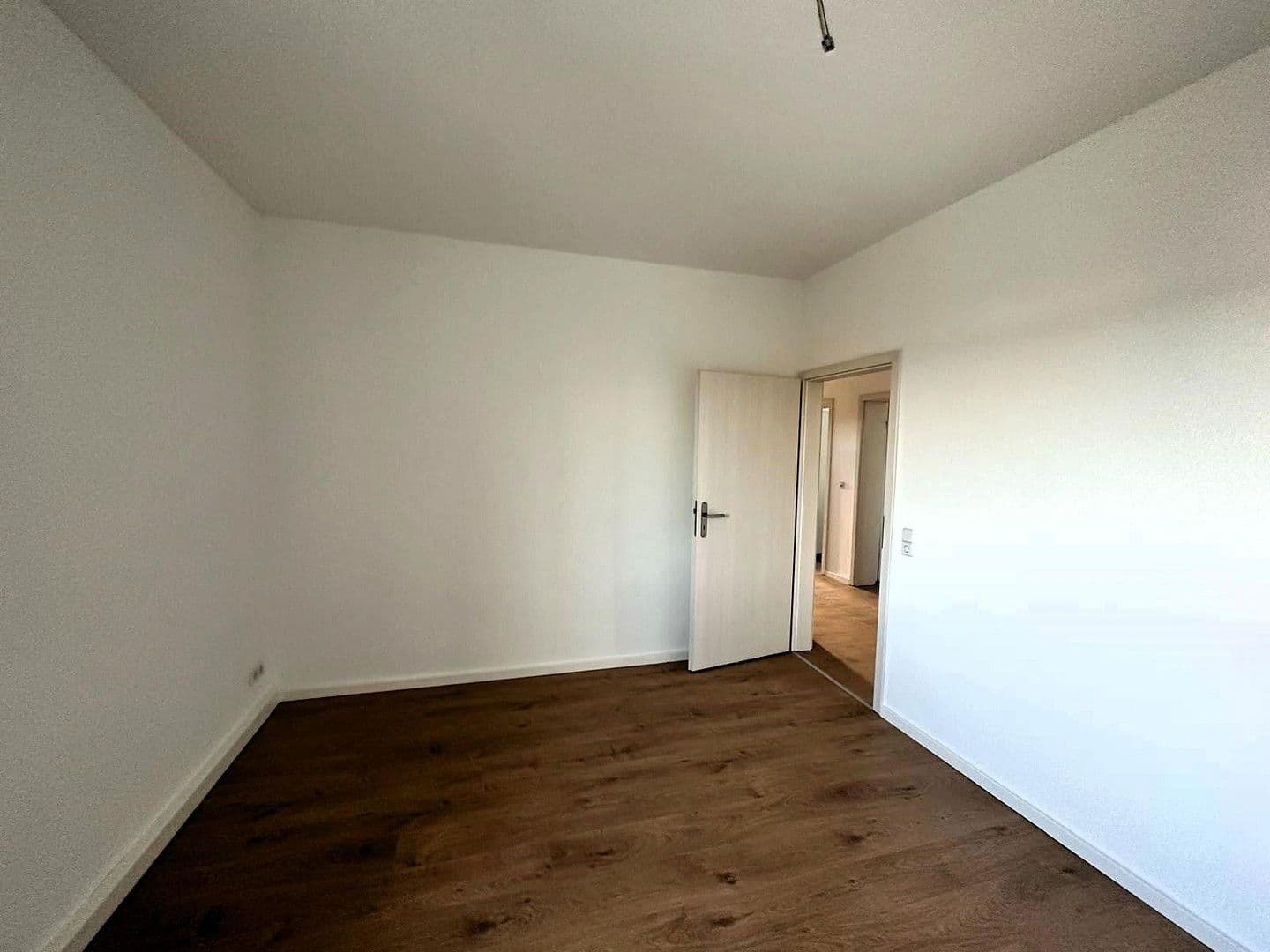 3 bedroom with open-plan kitchen flat to rent, 97 m², Zum Lindenhof 18, Limbach-Oberfrohna, Saxony 3 bedroom with open-plan kitchen flat to rent, 97 m², Zum Lindenhof 18, Limbach-Oberfrohna, Saxony