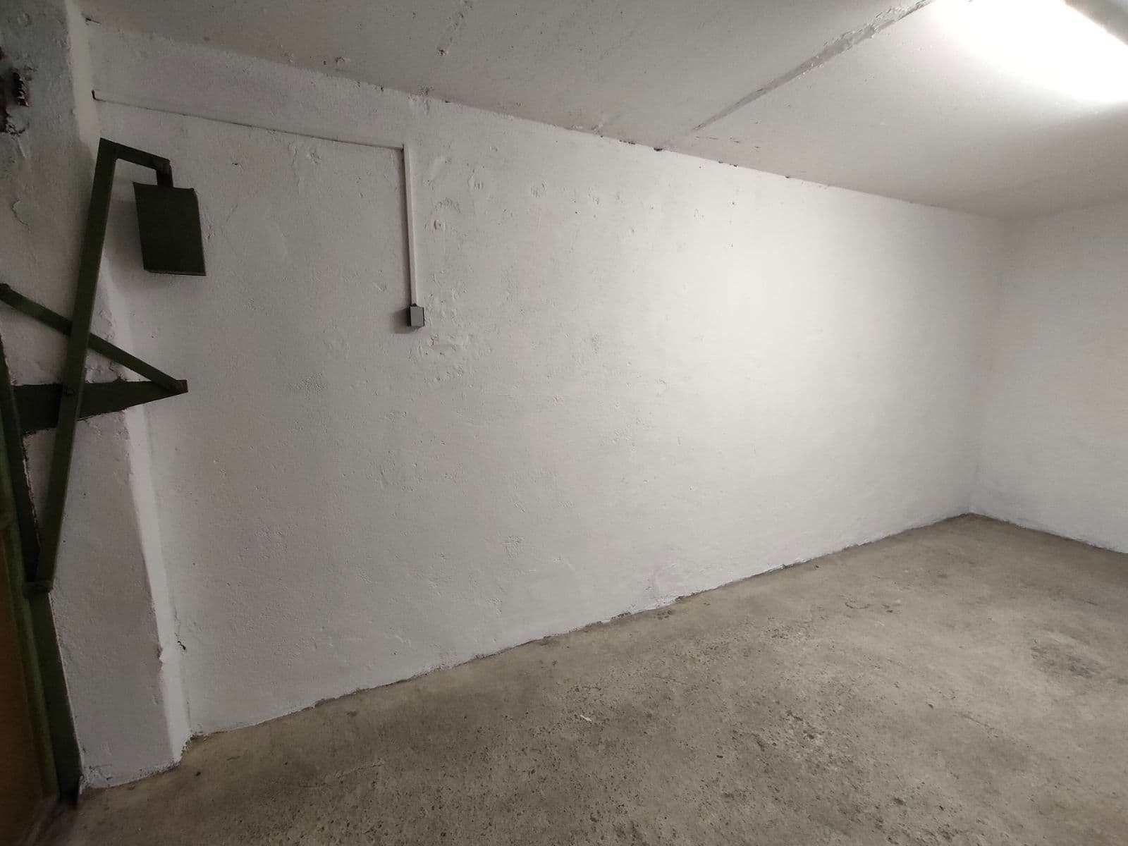 garage to rent, 16 m², Bellevue, Kladno, Středočeský Region garage to rent, 16 m², Bellevue, Kladno, Středočeský Region