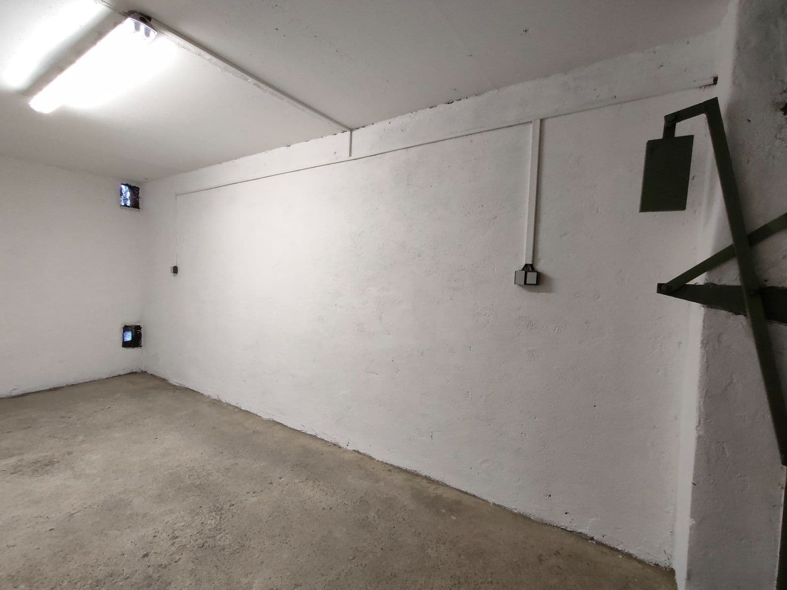 garage to rent, 16 m², Bellevue, Kladno, Středočeský Region garage to rent, 16 m², Bellevue, Kladno, Středočeský Region