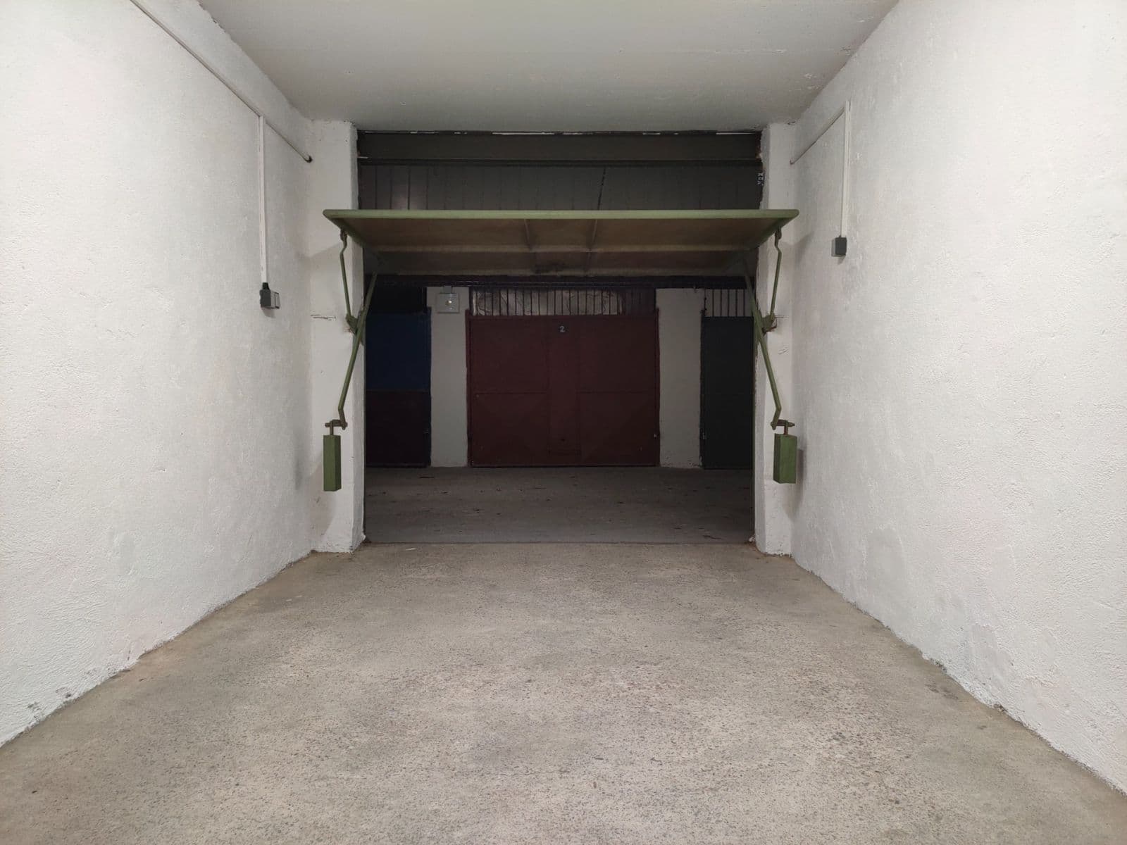 garage to rent, 16 m², Bellevue, Kladno, Středočeský Region garage to rent, 16 m², Bellevue, Kladno, Středočeský Region