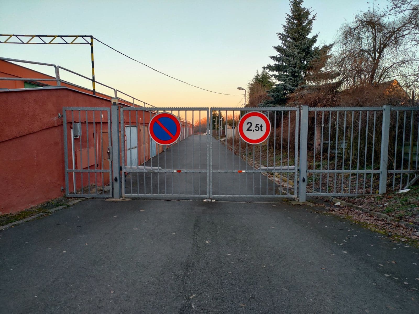 garage to rent, 16 m², Bellevue, Kladno, Středočeský Region garage to rent, 16 m², Bellevue, Kladno, Středočeský Region